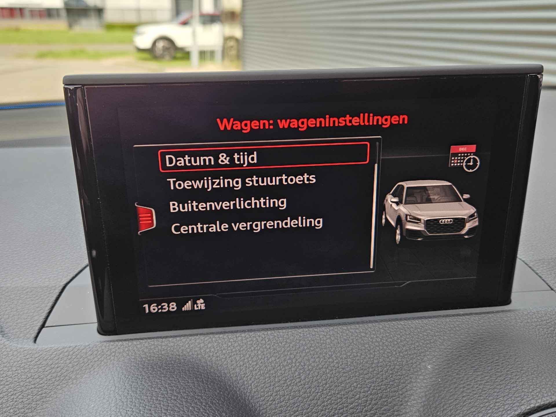 Audi Q2 1.0 TFSI Sport Pro Line Automaat | Navigatie | Mat Blauwe Wrap met Zwart Dak | S-Line Pakket - 27/48
