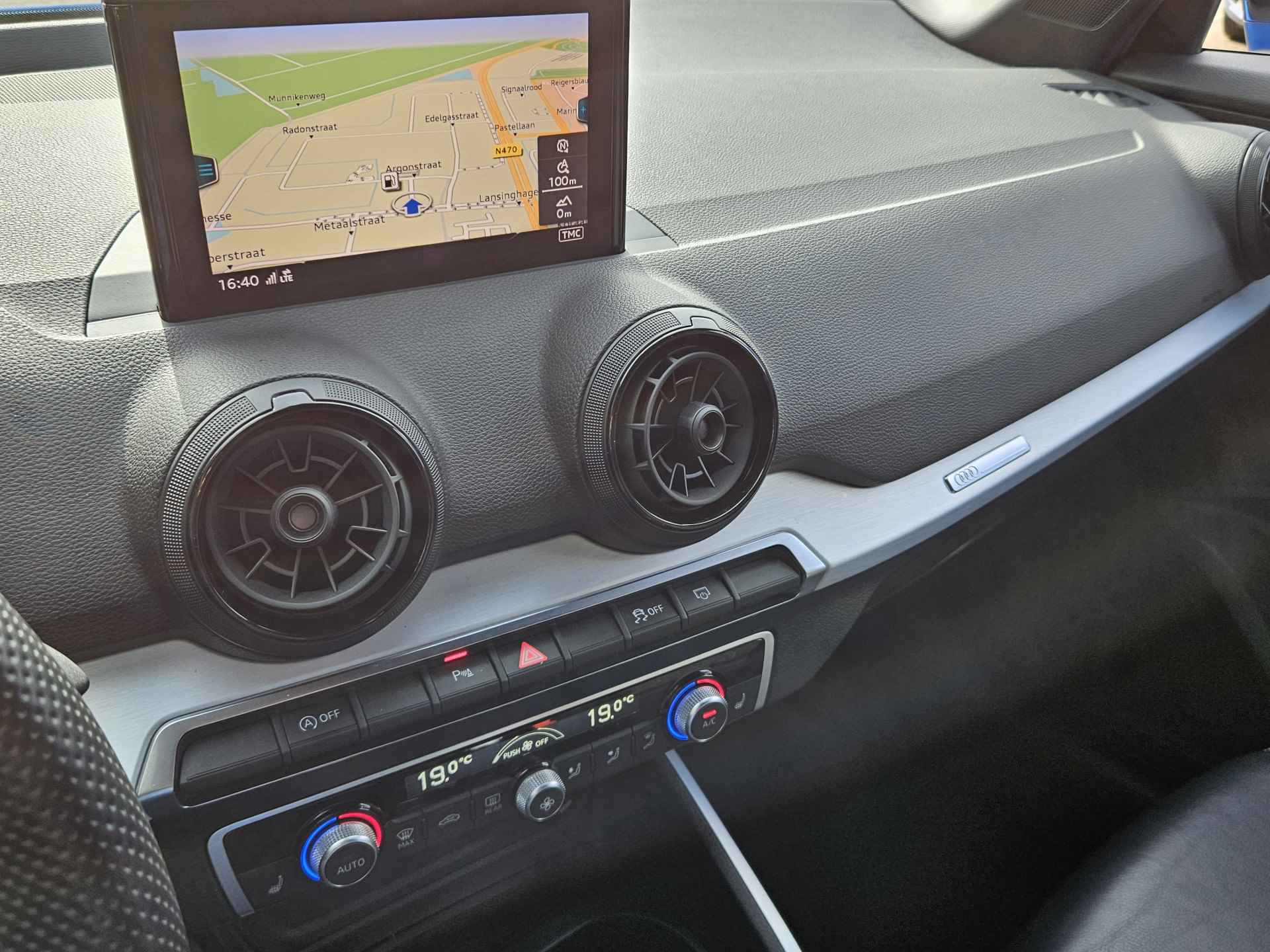Audi Q2 1.0 TFSI Sport Pro Line Automaat | Navigatie | Mat Blauwe Wrap met Zwart Dak | S-Line Pakket - 33/48