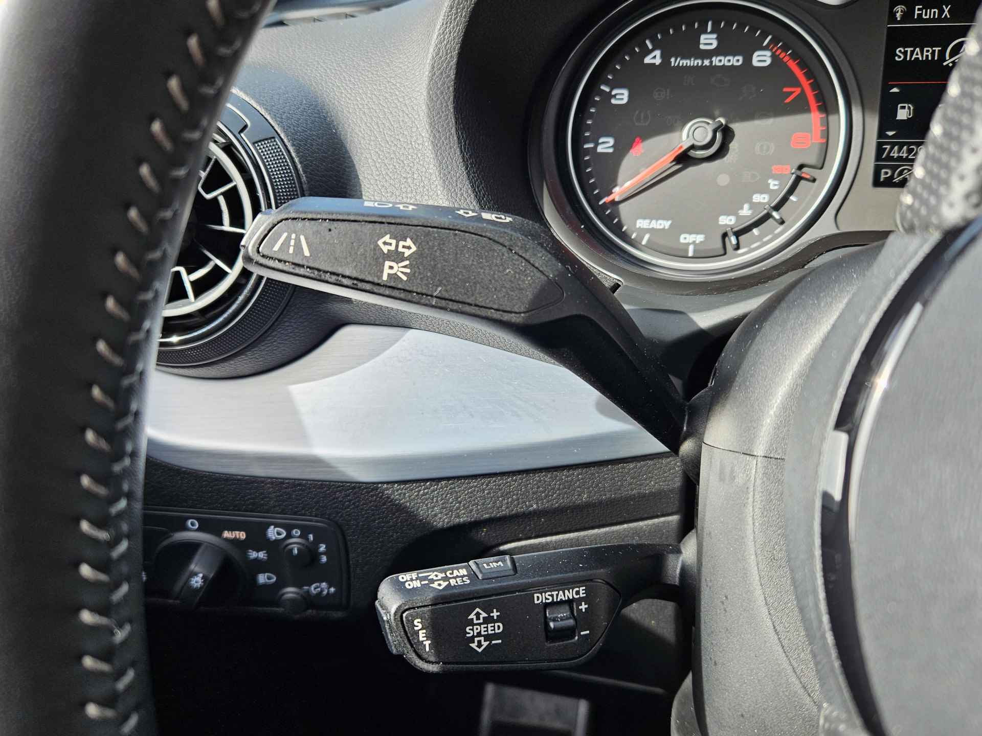 Audi Q2 1.0 TFSI Sport Pro Line Automaat | Navigatie | Mat Blauwe Wrap met Zwart Dak | S-Line Pakket - 37/48
