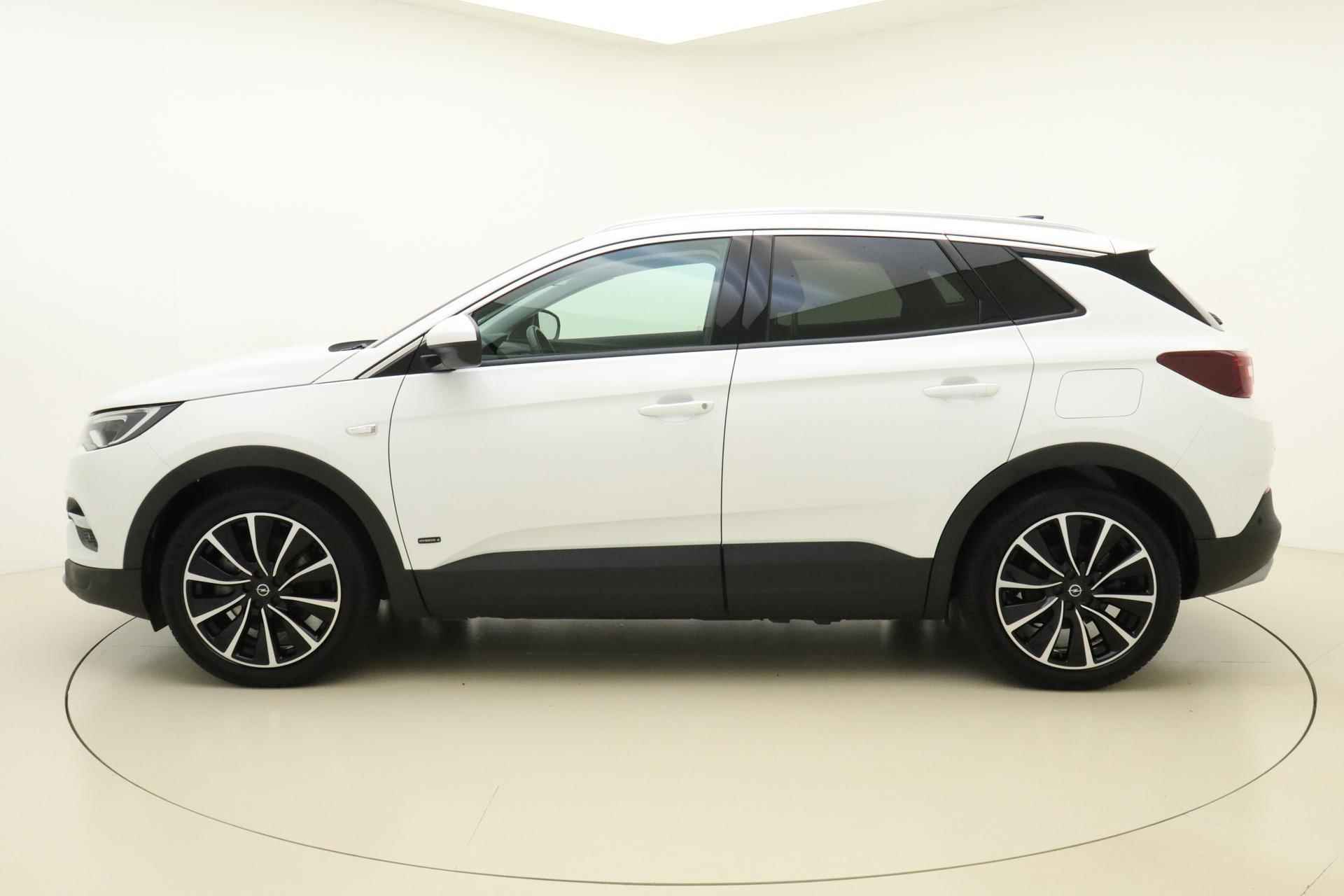 Opel Grandland X 1.6 Turbo Hybrid4 Innovation Automaat 300pk Navigatie | Climate Control | Verwarmbare Voorstoelen | Trekhaak | Lichtmetalen Velgen | Donker getinte achterramen | AGR Stoelen - 6/42