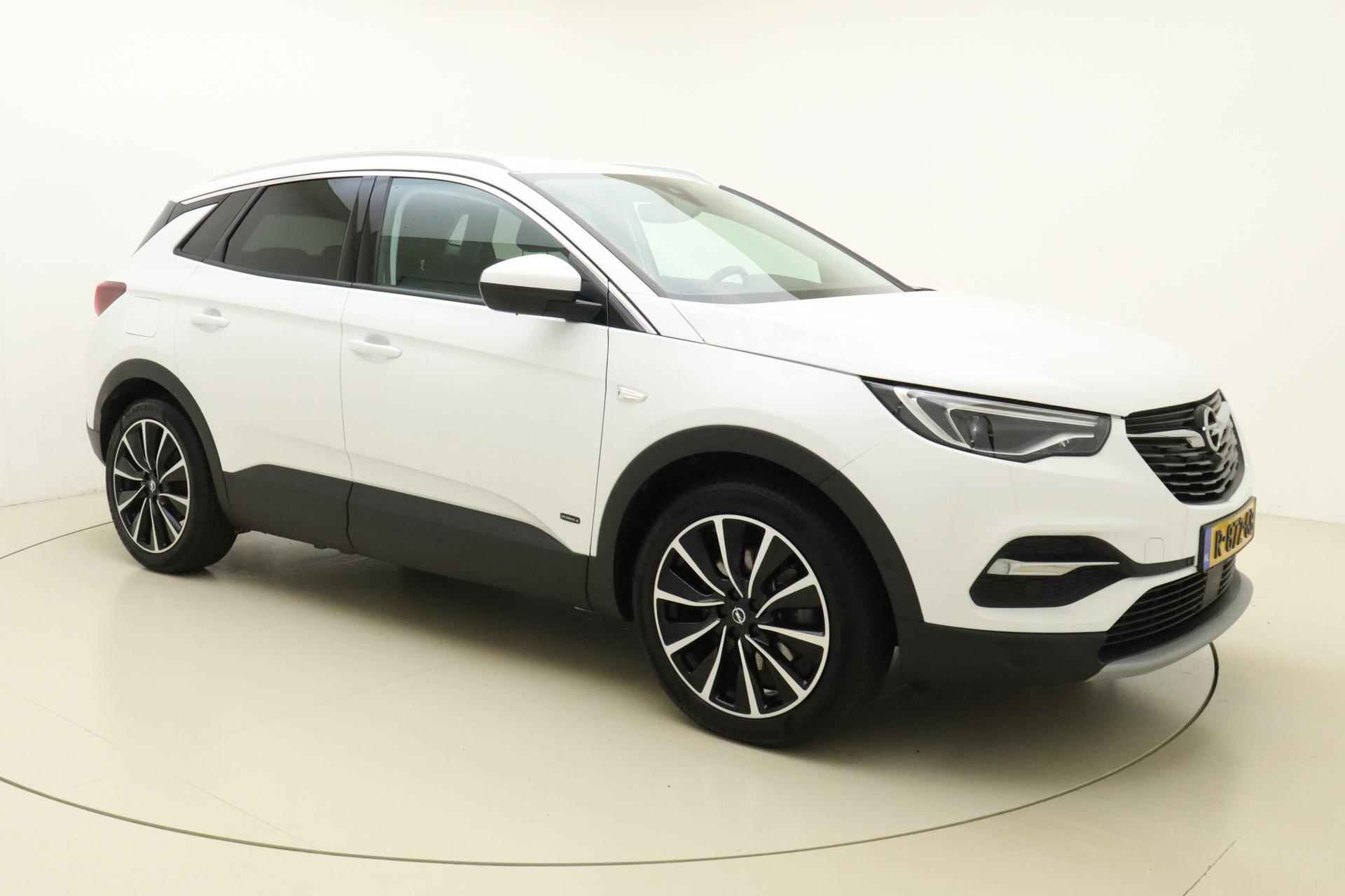 Opel Grandland X 1.6 Turbo Hybrid4 Innovation Automaat 300pk Navigatie | Climate Control | Verwarmbare Voorstoelen | Trekhaak | Lichtmetalen Velgen | Donker getinte achterramen | AGR Stoelen - 9/42