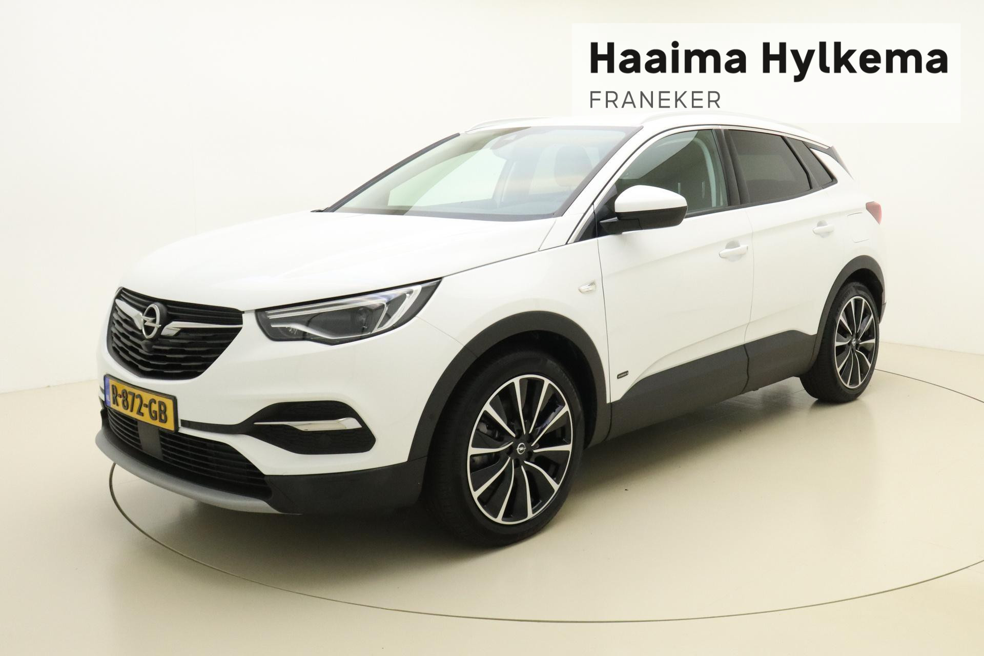 Opel Grandland X 1.6 Turbo Hybrid4 Innovation Automaat 300pk Navigatie | Climate Control | Verwarmbare Voorstoelen | Trekhaak | Lichtmetalen Velgen | Donker getinte achterramen | AGR Stoelen