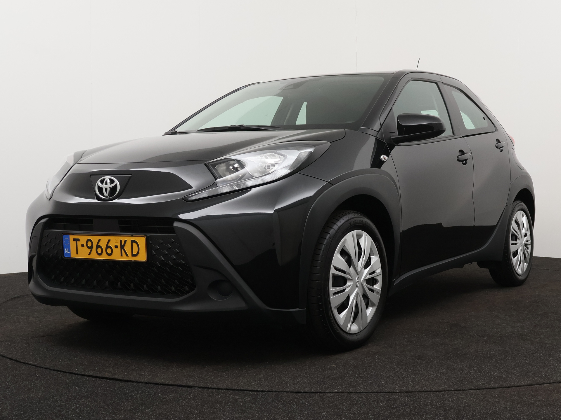 Toyota Aygo X 1.0 VVT-i MT play | Apple CarPlay | Android Auto |