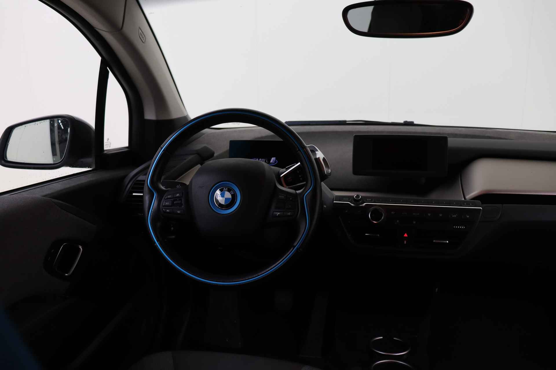 BMW i3 Basis / Achteruitrijcamera / Stoelverwarming / Cruise Control / Park Assistant / Driving Assistant Plus - 20/45