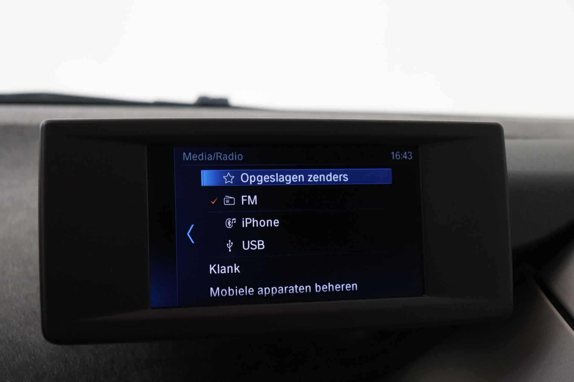 BMW i3 Basis / Achteruitrijcamera / Stoelverwarming / Cruise Control / Park Assistant / Driving Assistant Plus - 30/45