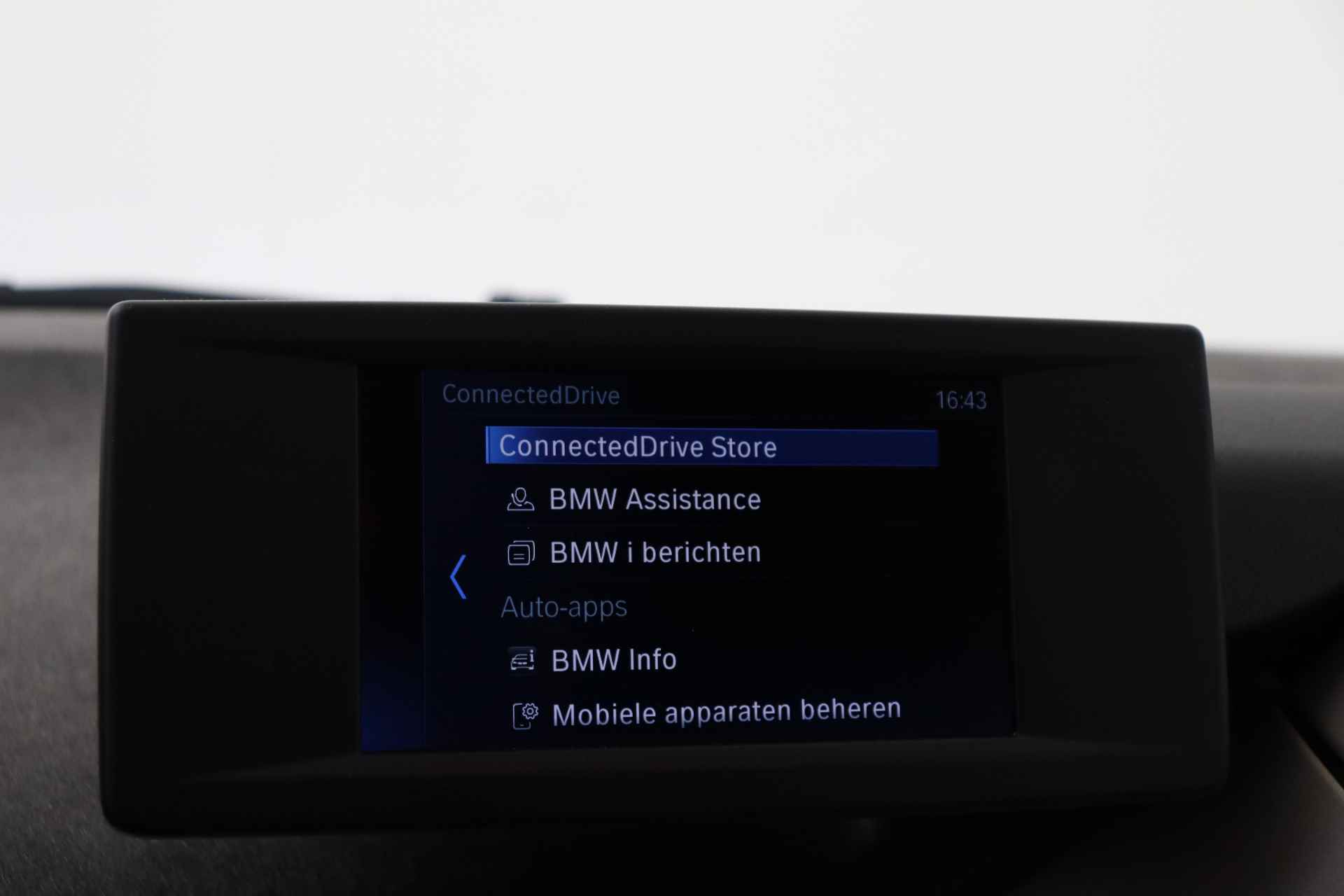 BMW i3 Basis / Achteruitrijcamera / Stoelverwarming / Cruise Control / Park Assistant / Driving Assistant Plus - 33/45