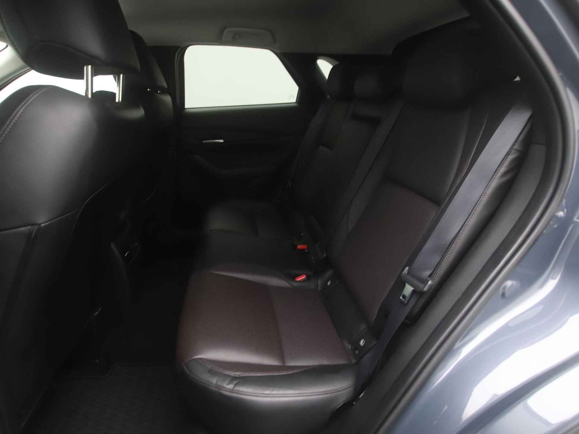 Mazda CX-30 2.0 SkyActiv-X Luxury i-Activesense AWD met all-weather banden : dealer onderhouden - 15/46
