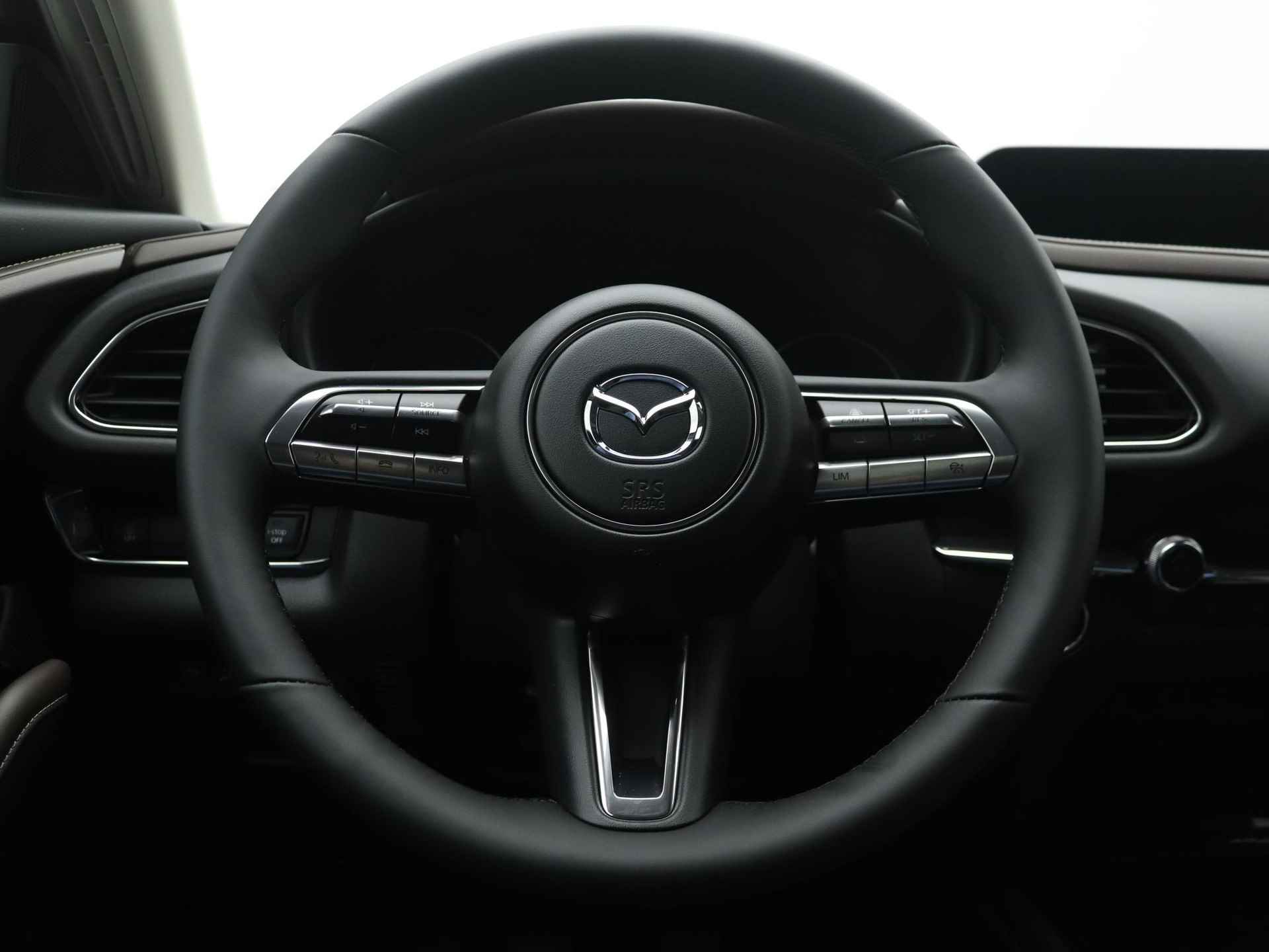 Mazda CX-30 2.0 SkyActiv-X Luxury i-Activesense AWD met all-weather banden : dealer onderhouden - 24/46