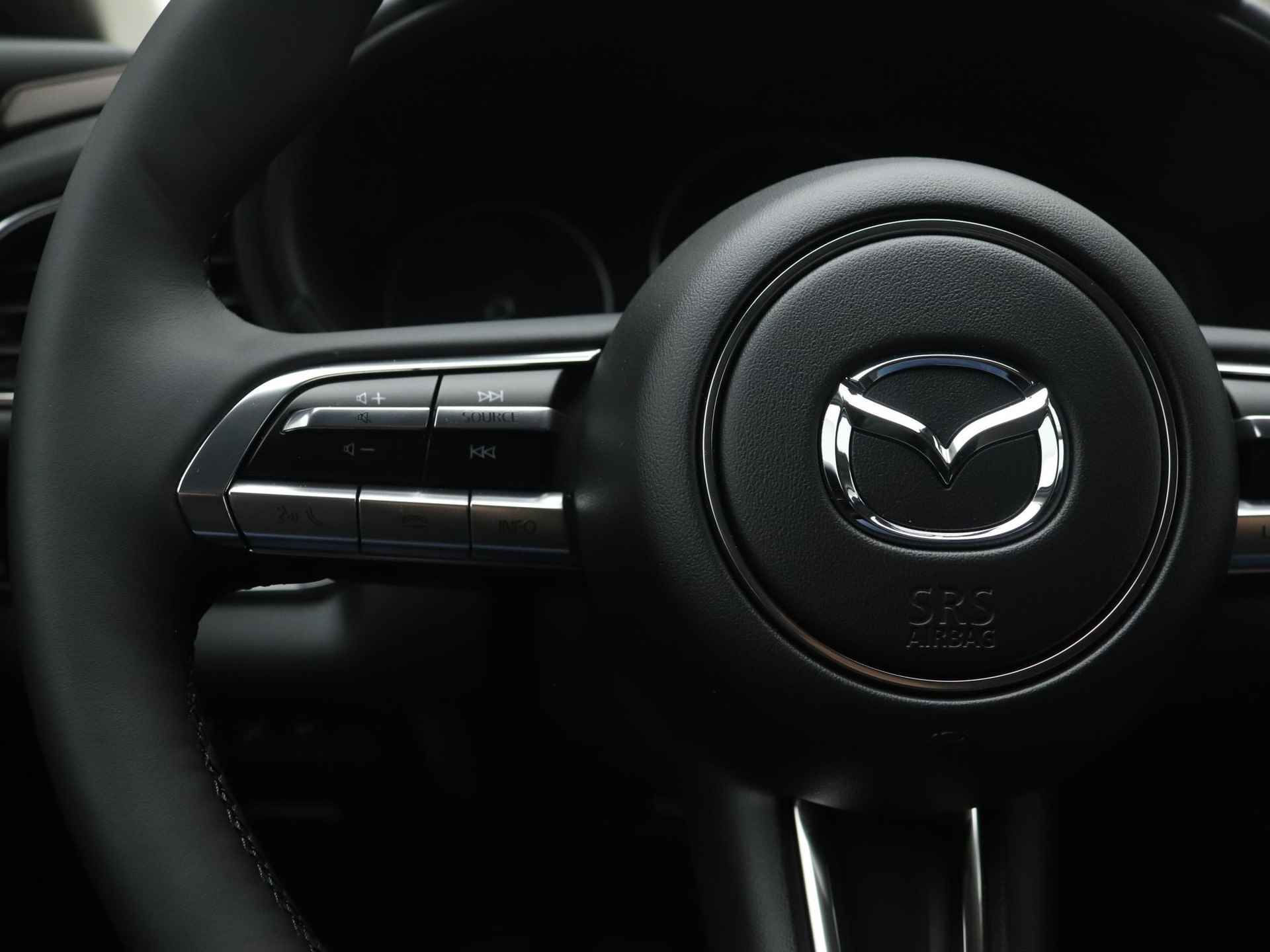Mazda CX-30 2.0 SkyActiv-X Luxury i-Activesense AWD met all-weather banden : dealer onderhouden - 25/46