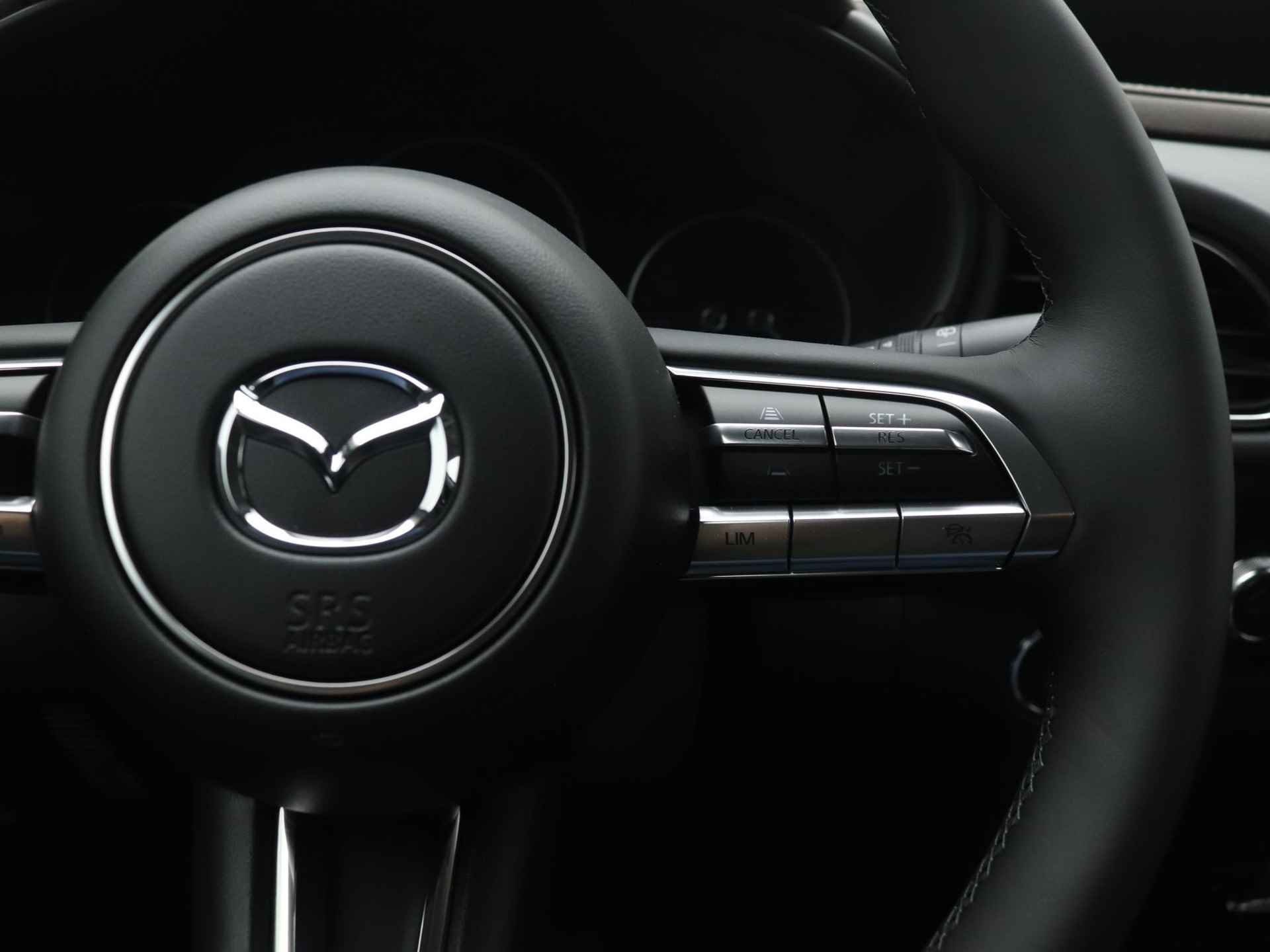 Mazda CX-30 2.0 SkyActiv-X Luxury i-Activesense AWD met all-weather banden : dealer onderhouden - 26/46