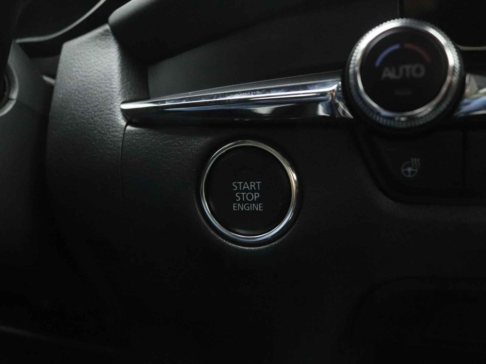 Mazda CX-30 2.0 SkyActiv-X Luxury i-Activesense AWD met all-weather banden : dealer onderhouden - 30/46