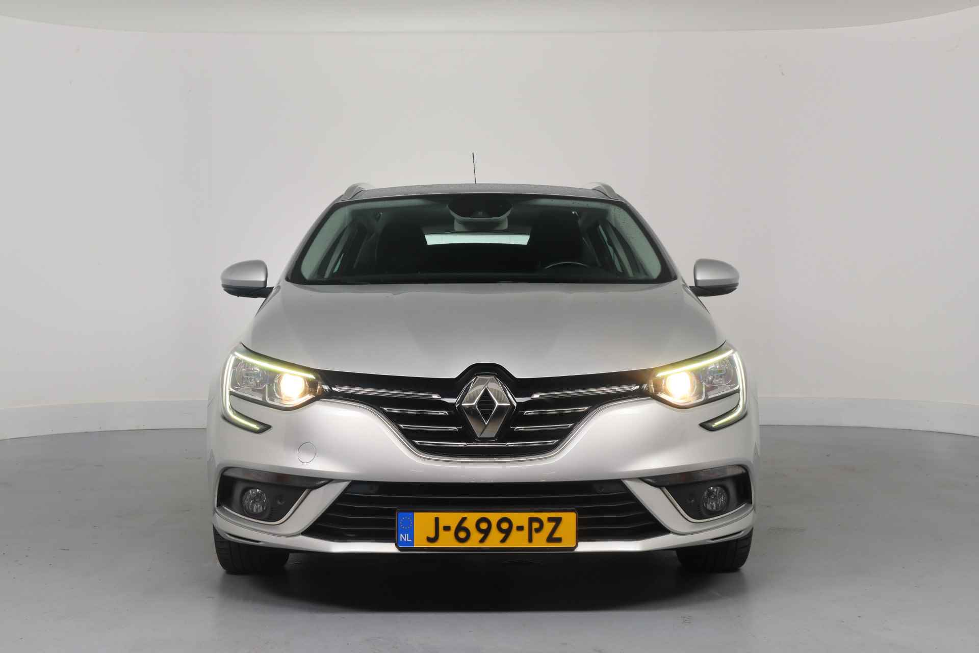 Renault Mégane Estate 1.2 TCe Limited | Navi | Camera | Clima | Parkeersensoren V+A | Cruise | Half Leder | Keyless | BLIS | Lichtmetalen Velgen - 3/42