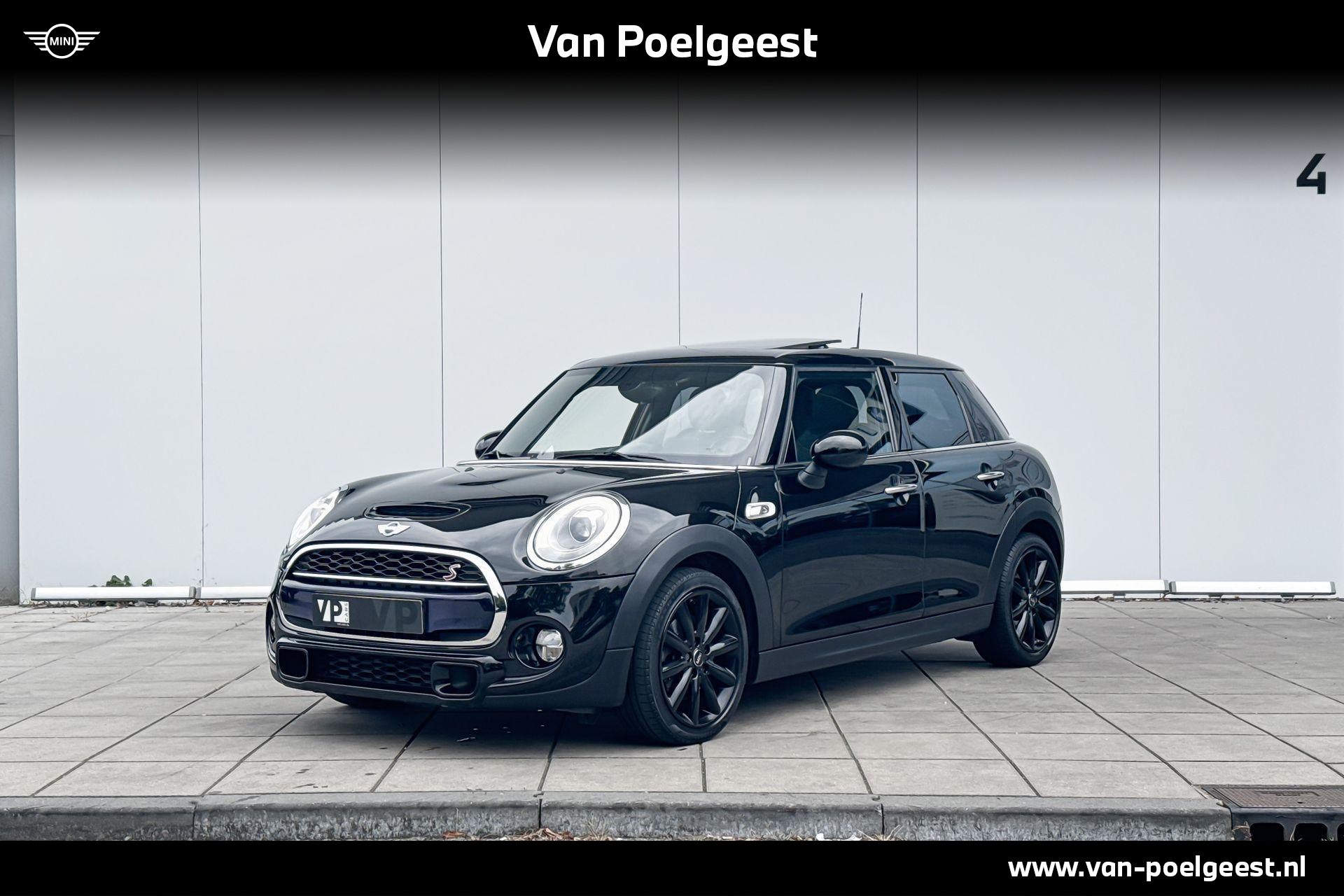 MINI 5-Deurs 2.0 Cooper S Chili Serious Business 17 Inch / Comfort Acces / Glazen Schuifdak / Sportstoelen / Piano Black Interieur lijsten / Navi Prof / Led Koplampen / Head Up Display