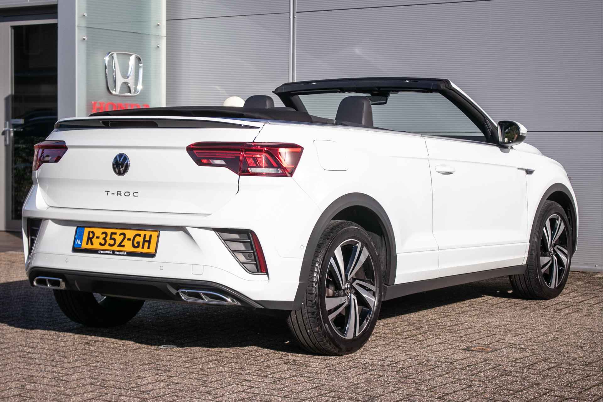 Volkswagen T-Roc Cabrio 1.5 TSI R-Line Automaat All-in rijklaarprijs | Org. NL auto | Nav. | Ad. Cruise | Winterpakket | IQ LED - 3/47