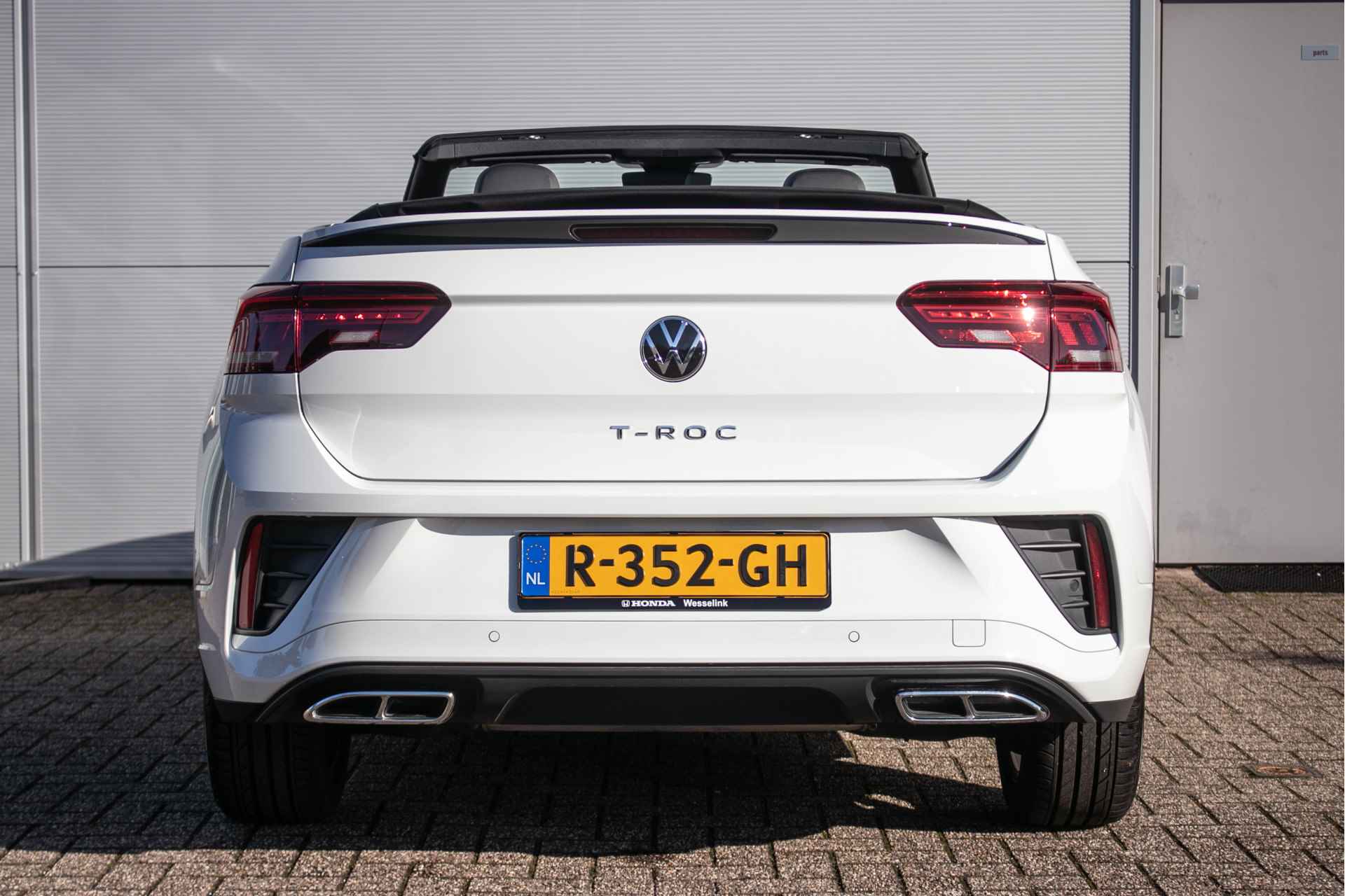 Volkswagen T-Roc Cabrio 1.5 TSI R-Line Automaat All-in rijklaarprijs | Org. NL auto | Nav. | Ad. Cruise | Winterpakket | IQ LED - 11/47