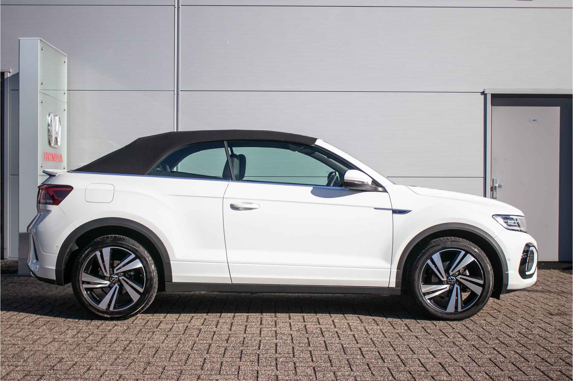 Volkswagen T-Roc Cabrio 1.5 TSI R-Line Automaat All-in rijklaarprijs | Org. NL auto | Nav. | Ad. Cruise | Winterpakket | IQ LED - 20/47