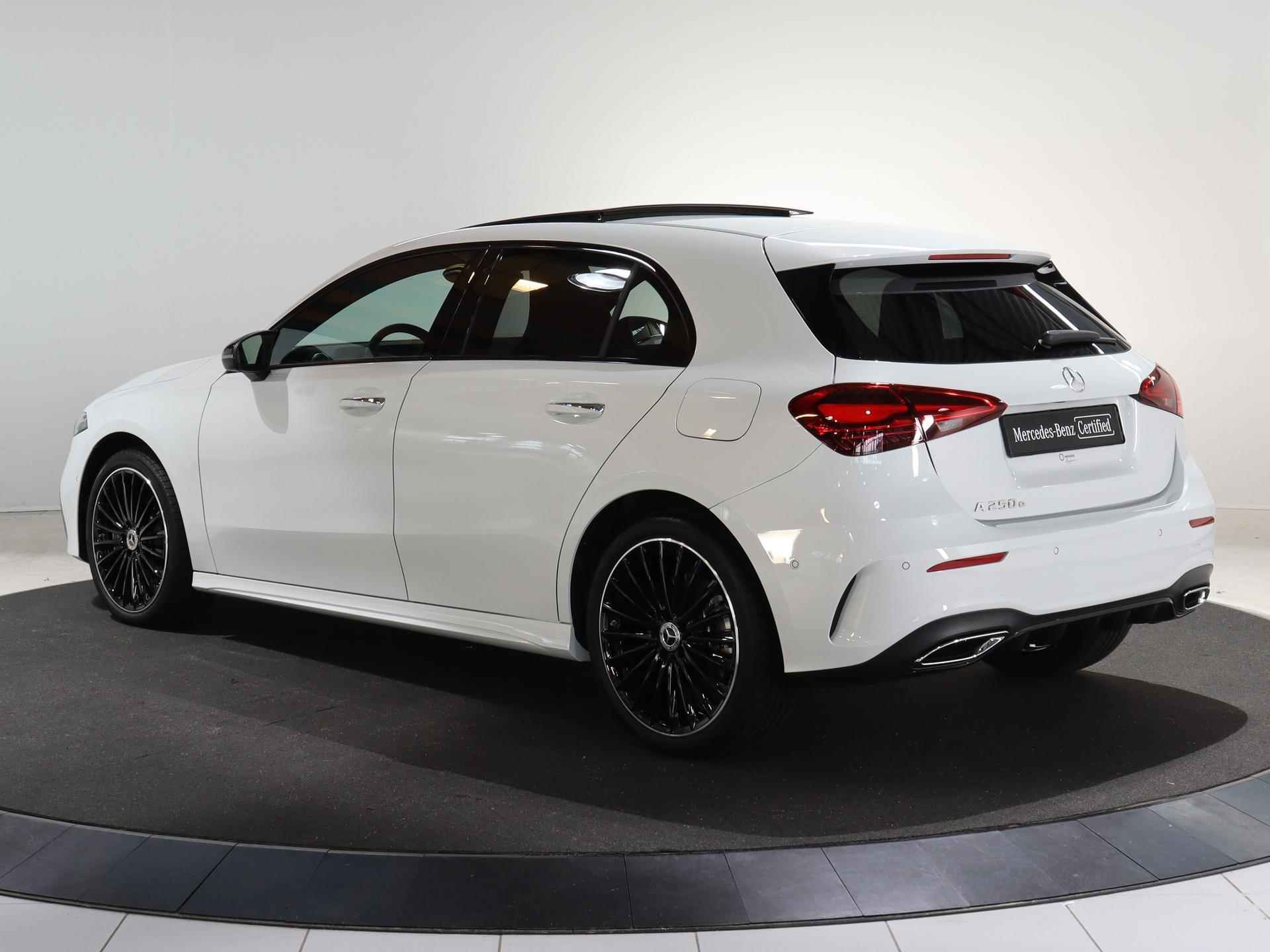 Mercedes-Benz A-klasse 250 e AMG Line | Premium Pakket | Panorama-schuifdak | Nightpakket | 19" AMG-velgen | Multibeam LED | - 26/27