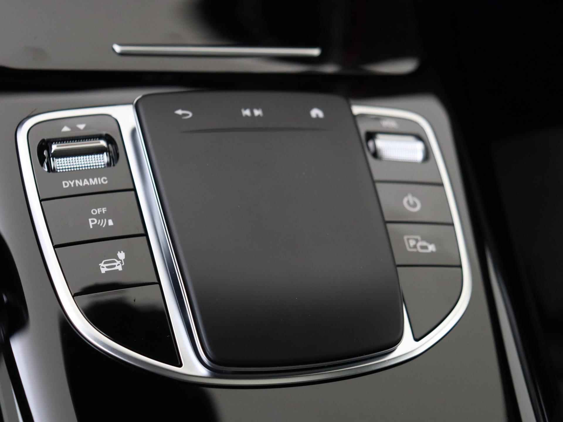 Mercedes-Benz EQC 400 4MATIC AMG Line 80 kWh Nieuw! /Panoramadak / Memory stoelen/ Schuifdak/ Sfeerverlichting/ - 25/40