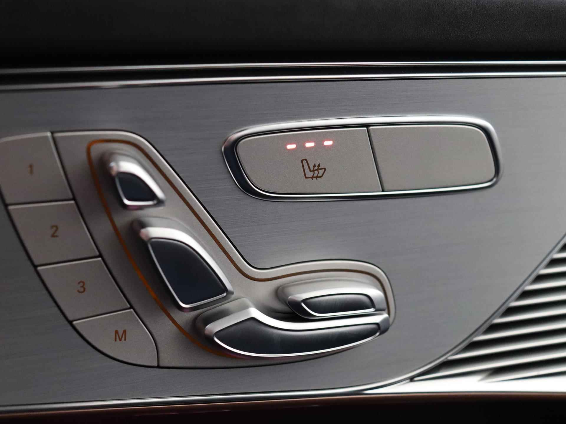 Mercedes-Benz EQC 400 4MATIC AMG Line 80 kWh Nieuw! /Panoramadak / Memory stoelen/ Schuifdak/ Sfeerverlichting/ - 30/40