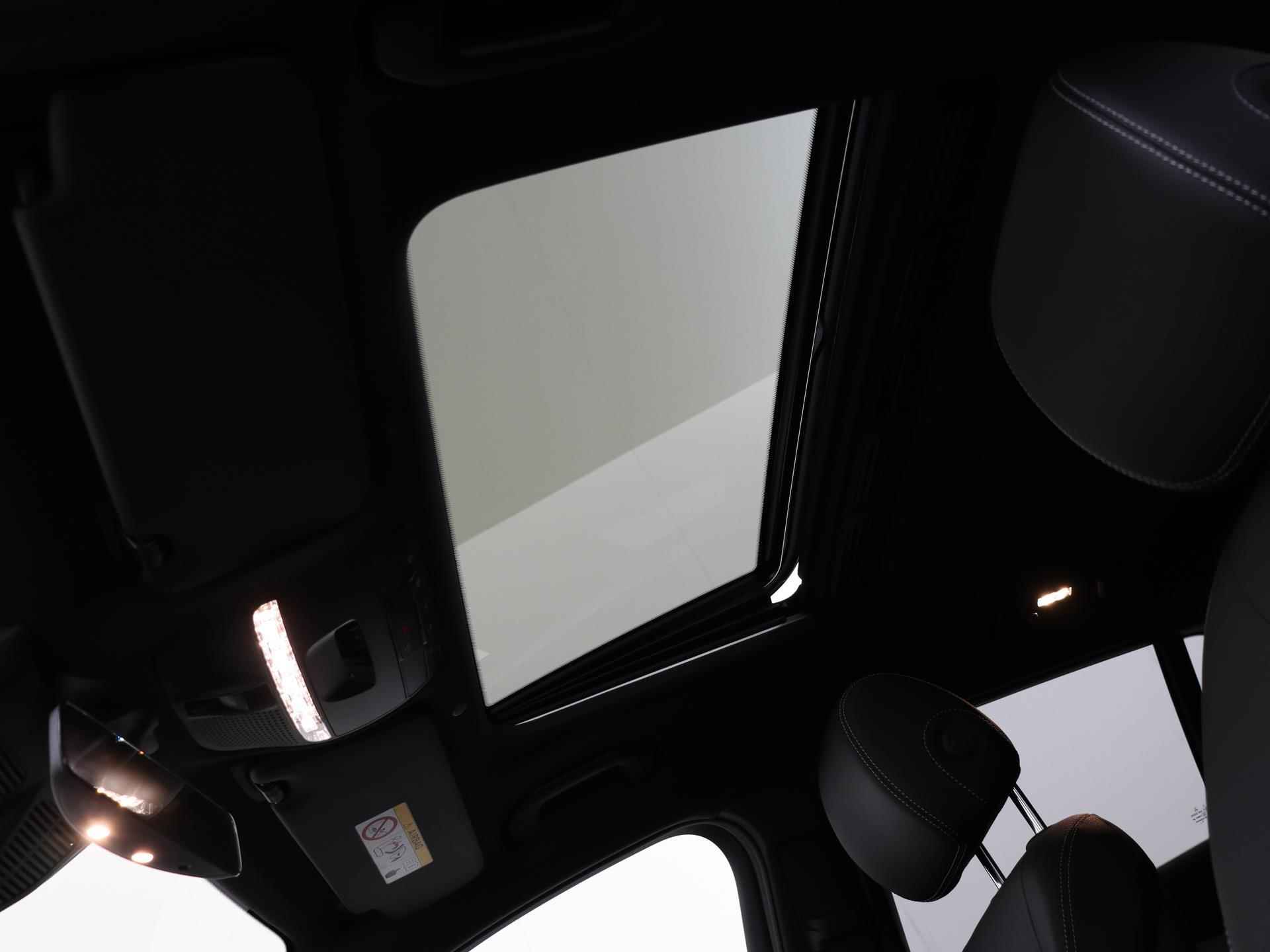 Mercedes-Benz EQC 400 4MATIC AMG Line 80 kWh Nieuw! /Panoramadak / Memory stoelen/ Schuifdak/ Sfeerverlichting/ - 32/40