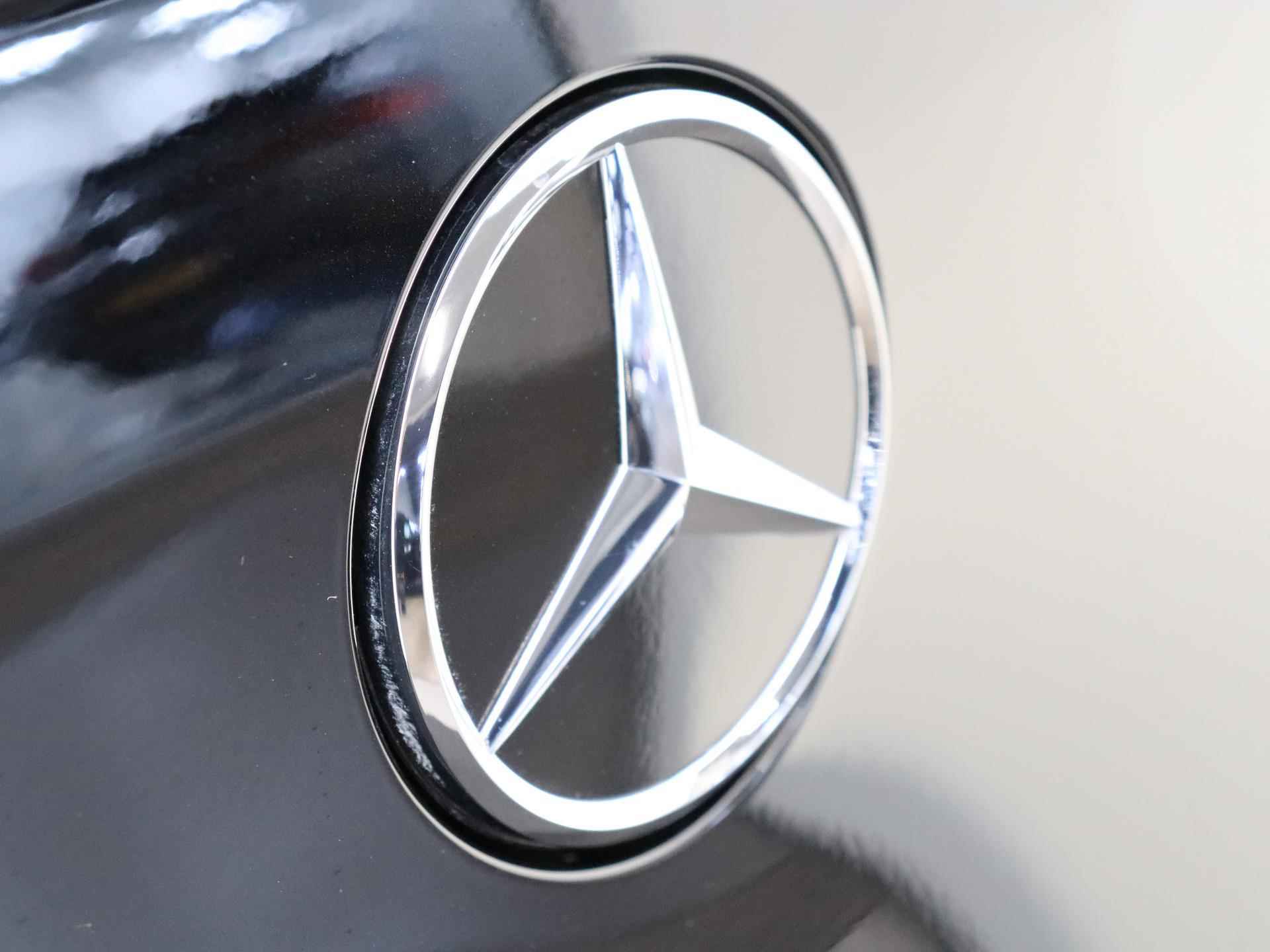 Mercedes-Benz EQC 400 4MATIC AMG Line 80 kWh Nieuw! /Panoramadak / Memory stoelen/ Schuifdak/ Sfeerverlichting/ - 35/40