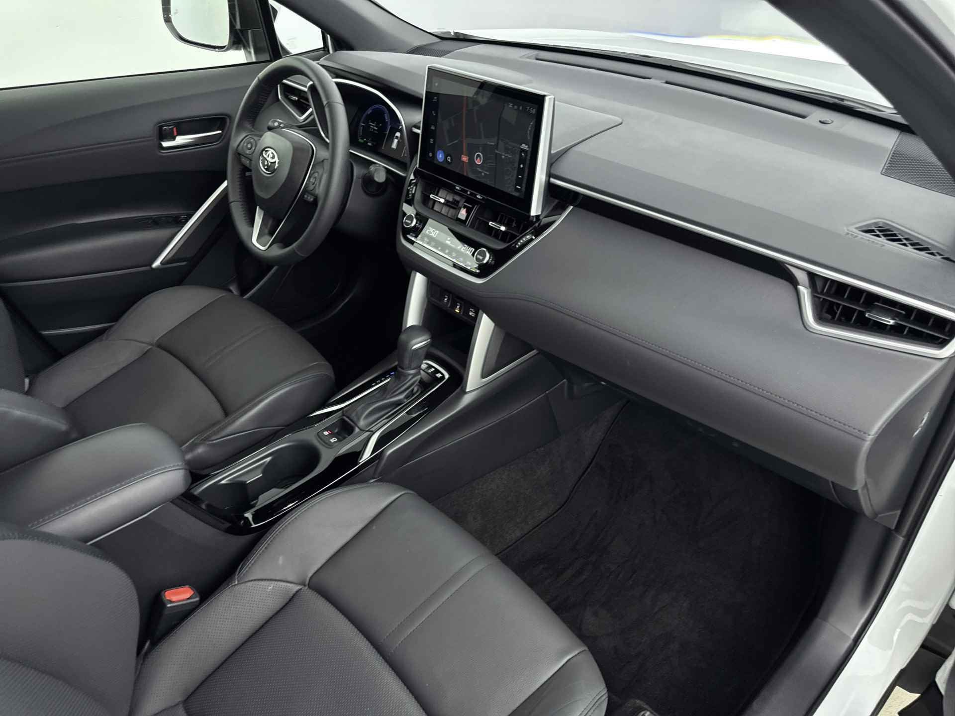 Toyota Corolla Cross Hybrid 140 Style | Navigatie | Adaptive Cruise Control | Stoelverwarming | * - 28/38