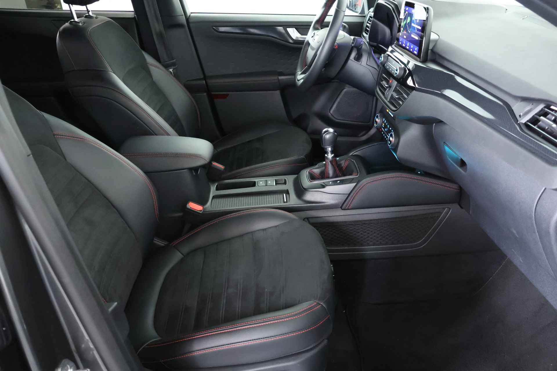 Ford Kuga 2.0D EcoBlue Hybrid ST-Line / LED / B&O / Head-up / CarPlay / ACC - 10/35