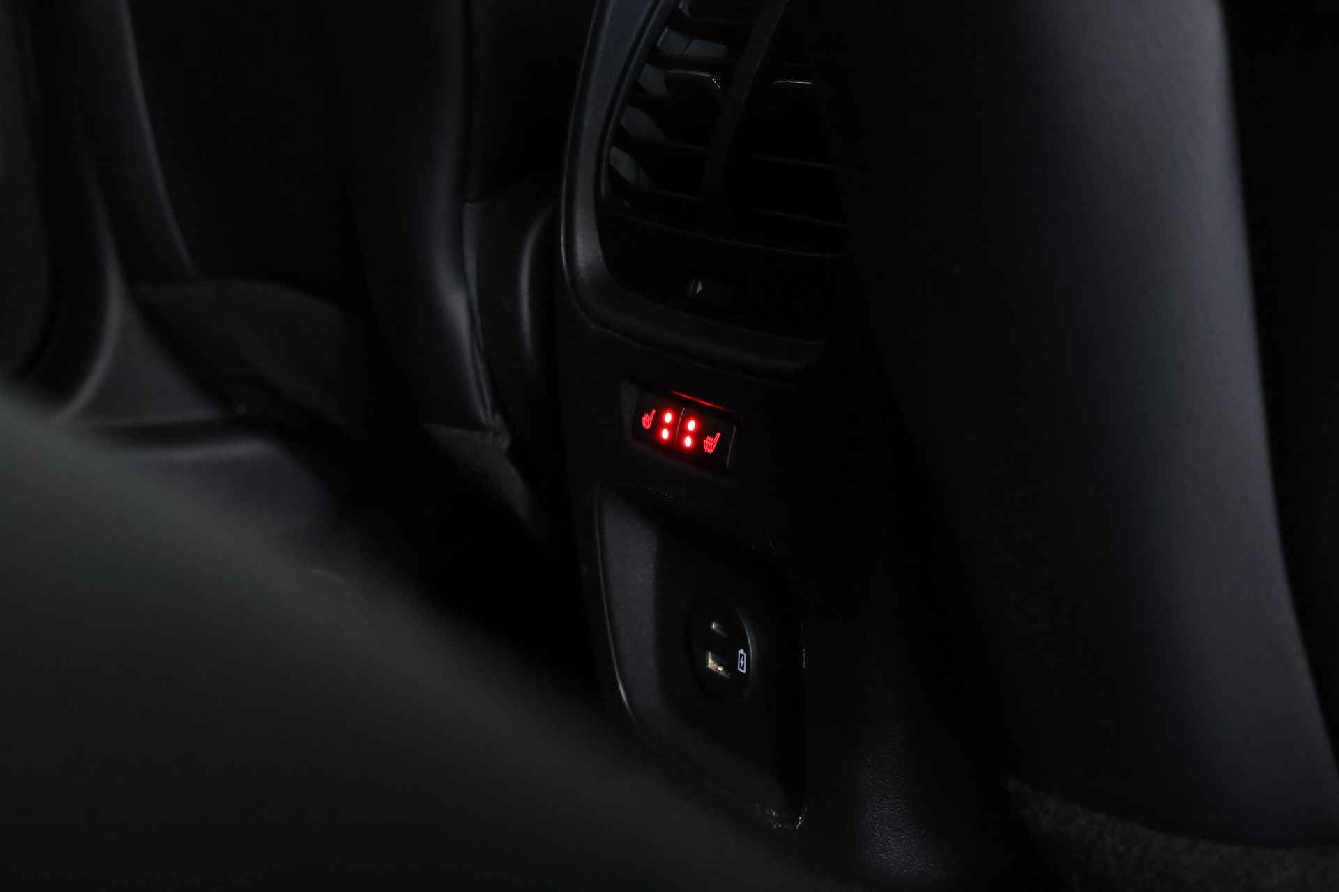 Ford Kuga 2.0D EcoBlue Hybrid ST-Line / LED / B&O / Head-up / CarPlay / ACC - 19/35