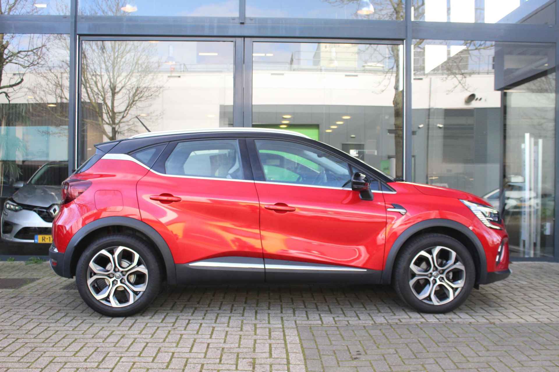 Renault Captur 1.3 TCe 155 EDC Intens AUTOMAAT 39.000KM / PDC / NAVI / CRUISE / CLIMATE / LANE ASSIST / KEYLESS / DAB / 18'' LMV - 4/52