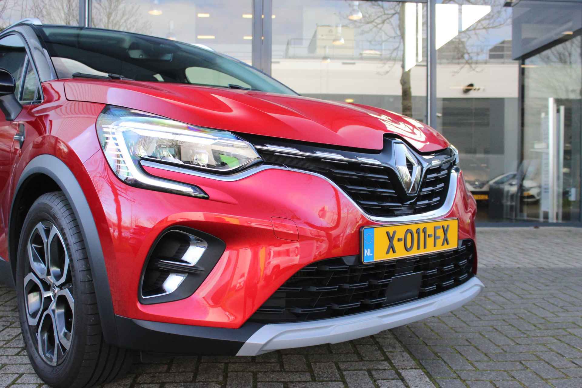 Renault Captur 1.3 TCe 155 EDC Intens AUTOMAAT 39.000KM / PDC / NAVI / CRUISE / CLIMATE / LANE ASSIST / KEYLESS / DAB / 18'' LMV - 7/52