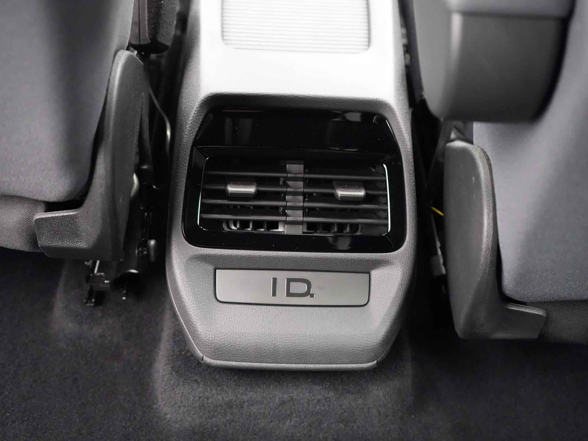 Volkswagen ID.4 Pure 52 kWh Cruise / Navigatie / Pdc - 47/52