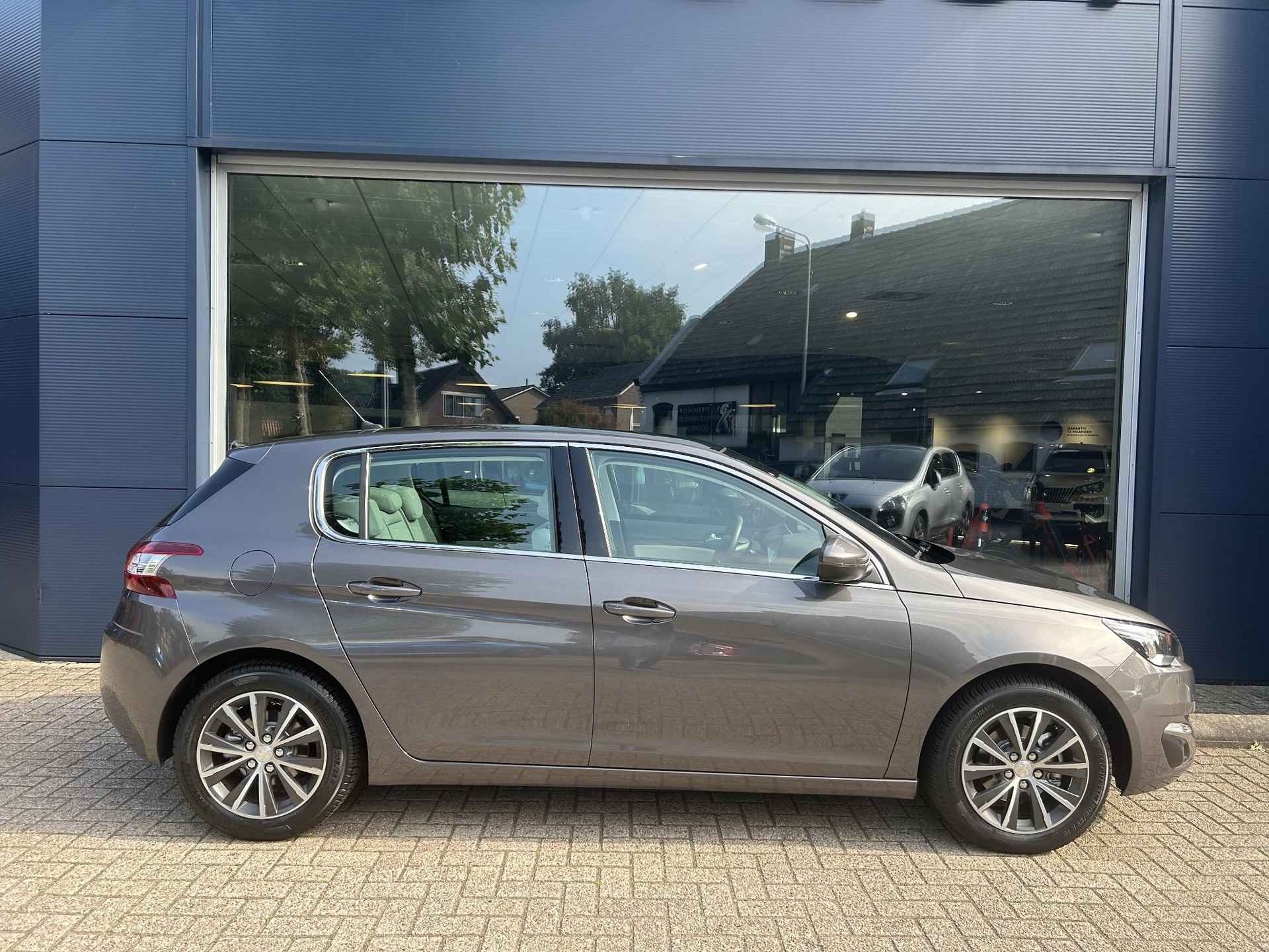 Peugeot 308 1.2 Turbo 130 PK Allure | Automaat | Full LED Verlichting | Navigatie | Panoramadak | Trekhaak 1200 KG | Dealer Onderhouden | Camera | Parkeersensoren V+A | Lichtmetalen Velgen 16" | - 7/54