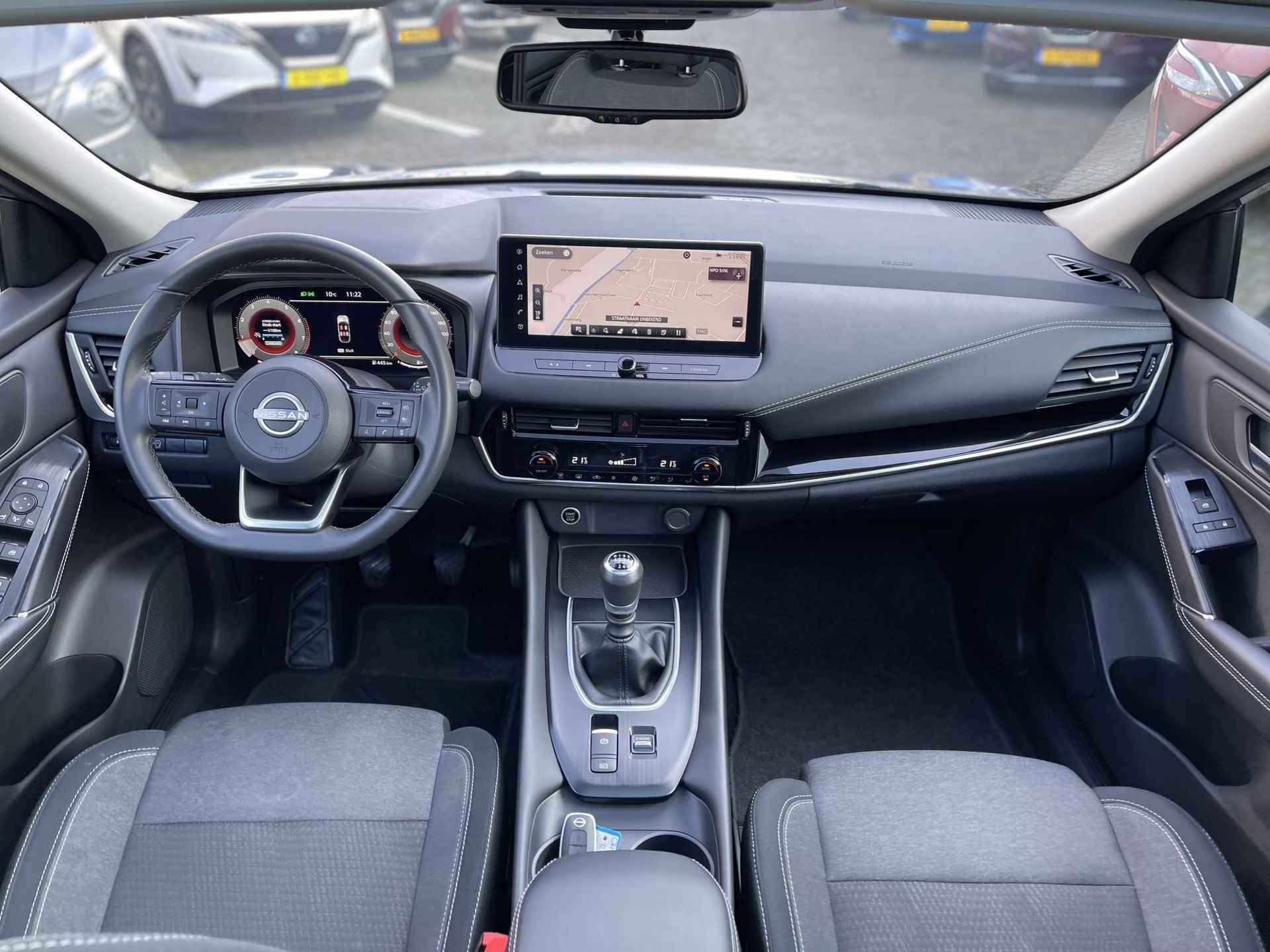 Nissan Qashqai 1.3 MHEV N-Connecta Design Pack | Panoramadak | Navigatie | 360° Camera | Adapt. Cruise Control | Digitaal Instrumentenpaneel | Rijklaarprijs! - 14/25