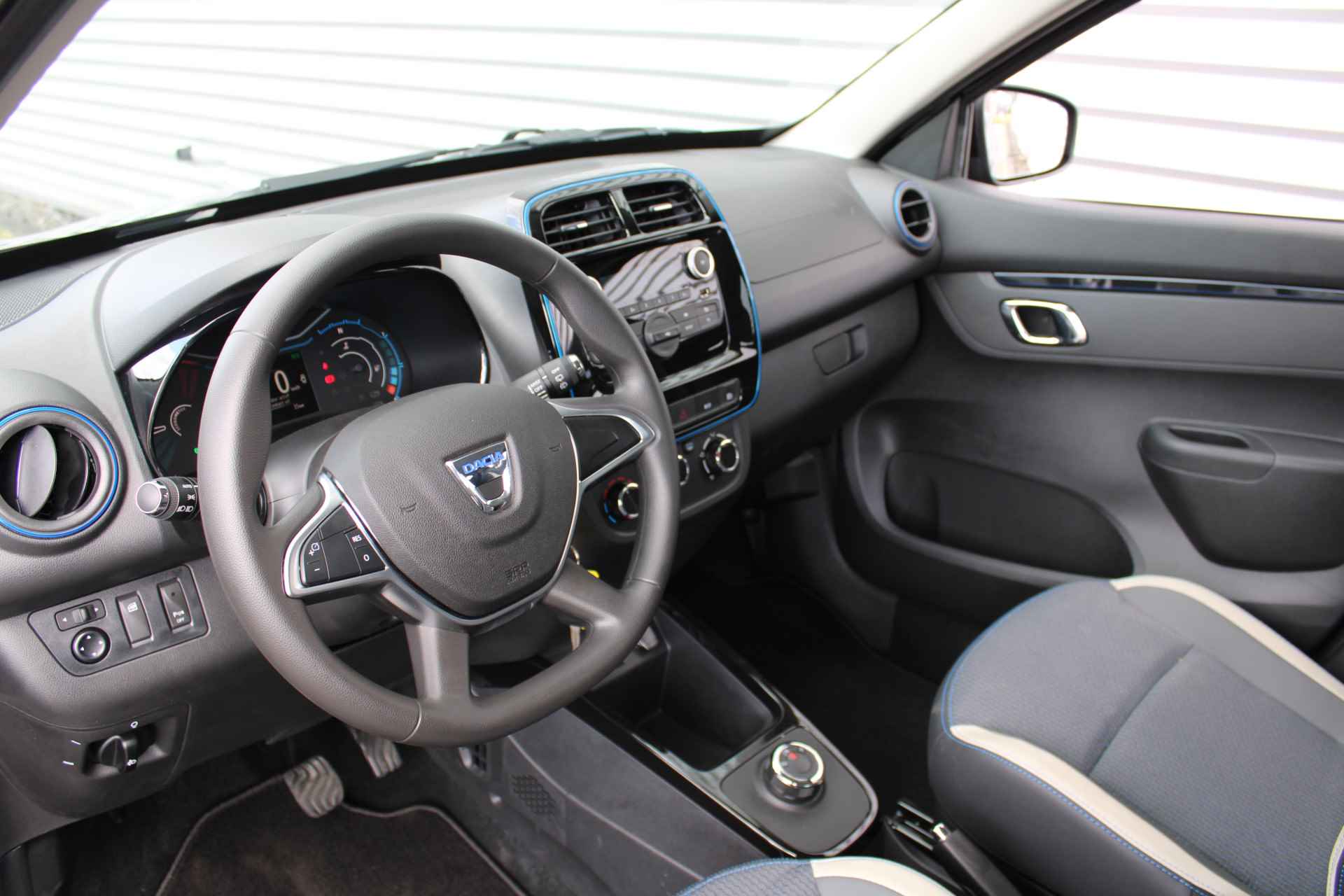Dacia Spring Essential | Airco | 14" design velgen | Bluetooth | PDC | *€2000 overheidssubsidie mogelijk | - 20/24
