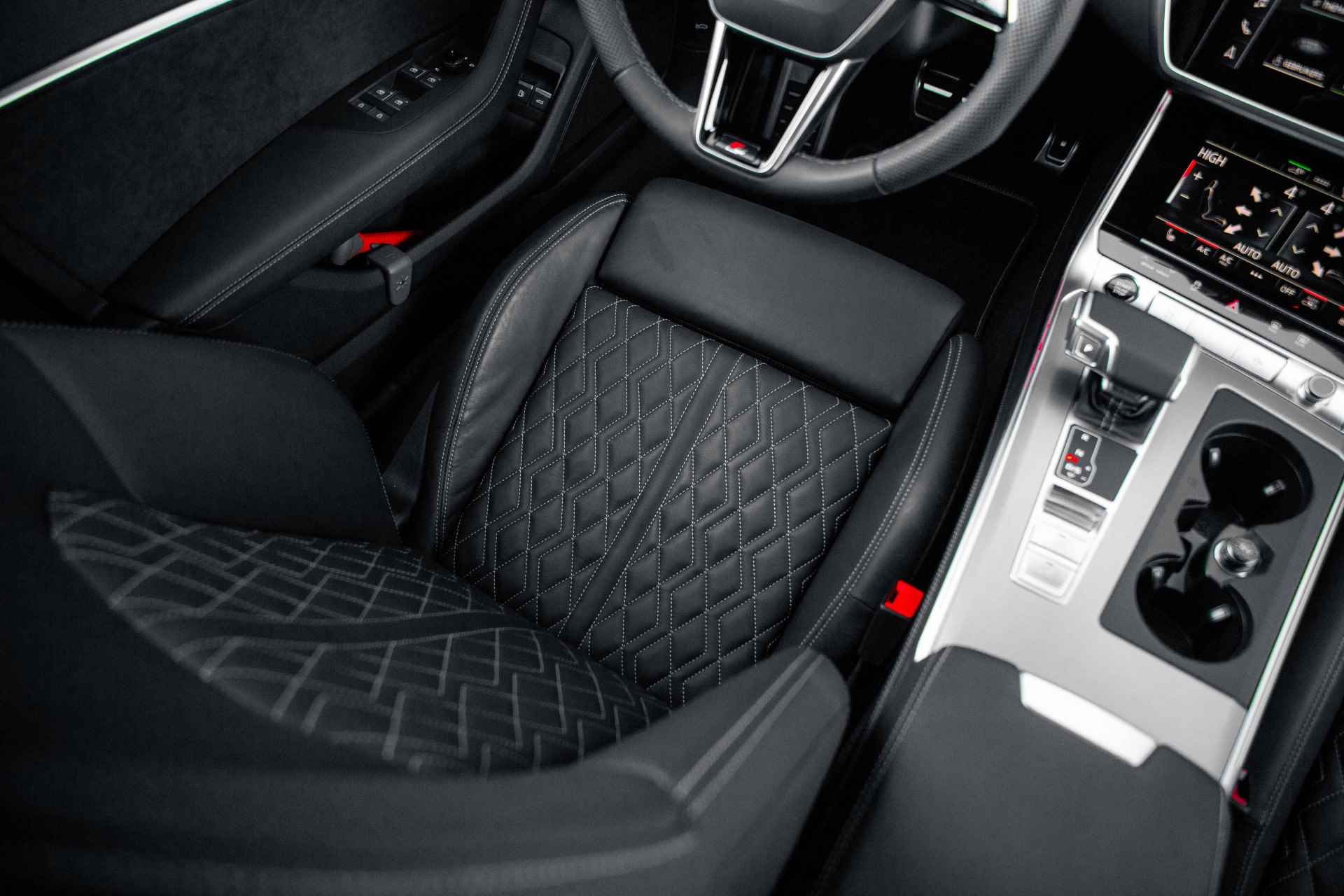 Audi A6 Avant 55 TFSI e quattro Pro Line S Competition | Panoramadak | City + Tour | Supersportstoelen | B&O | Trekhaak | Adaptieve demping | Servosluiting - 18/70