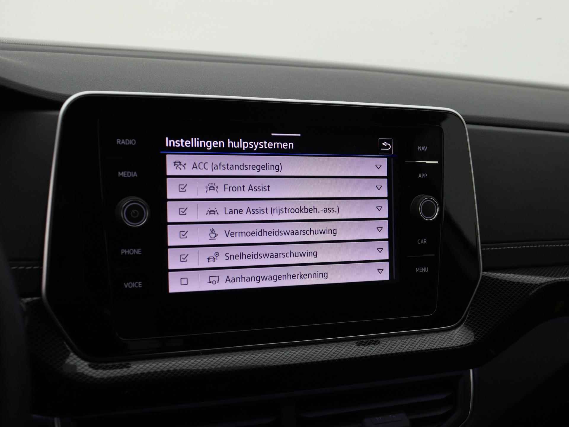 Volkswagen T-Cross 1.5 TSI R-Line | WORDT VERWACHT | Trekhaak | IQ-Light | Stoelverwarming | Navi | Apple Carplay | - 17/19