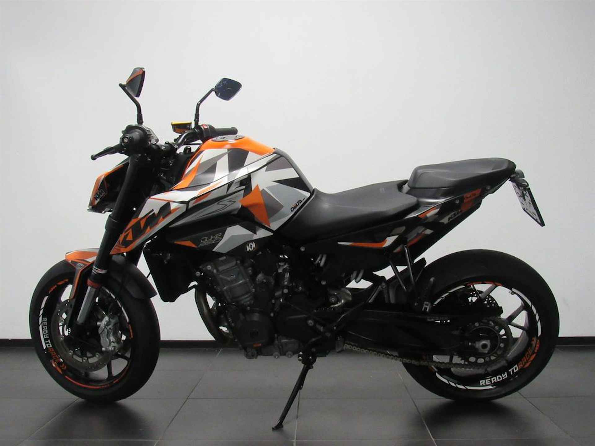 KTM 890 DUKE L - 4/16