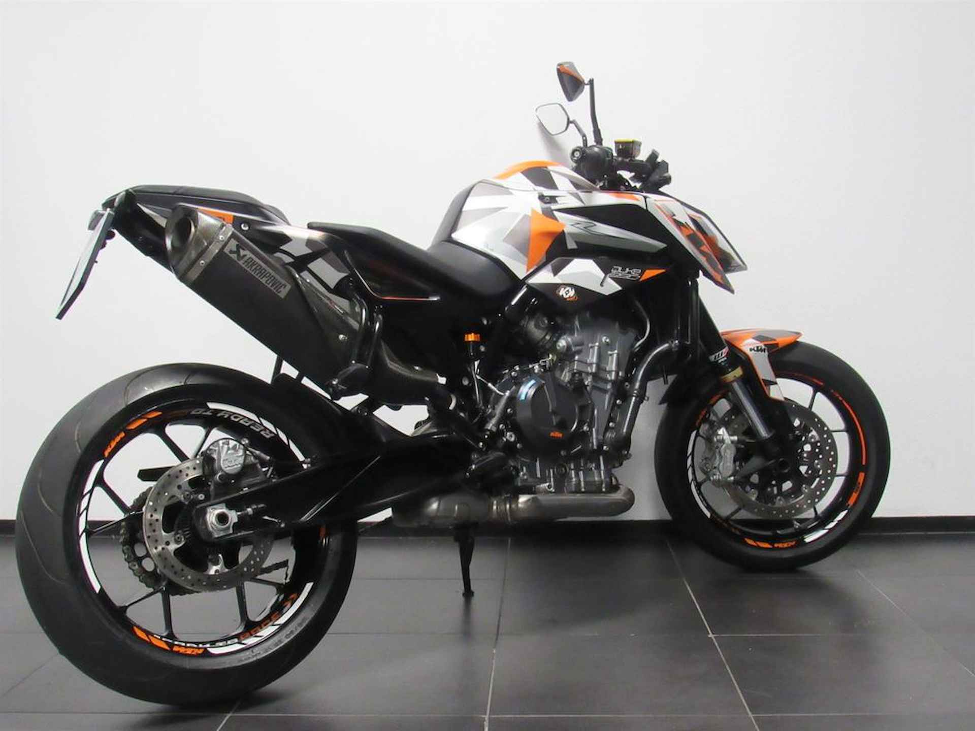 KTM 890 DUKE L - 6/16