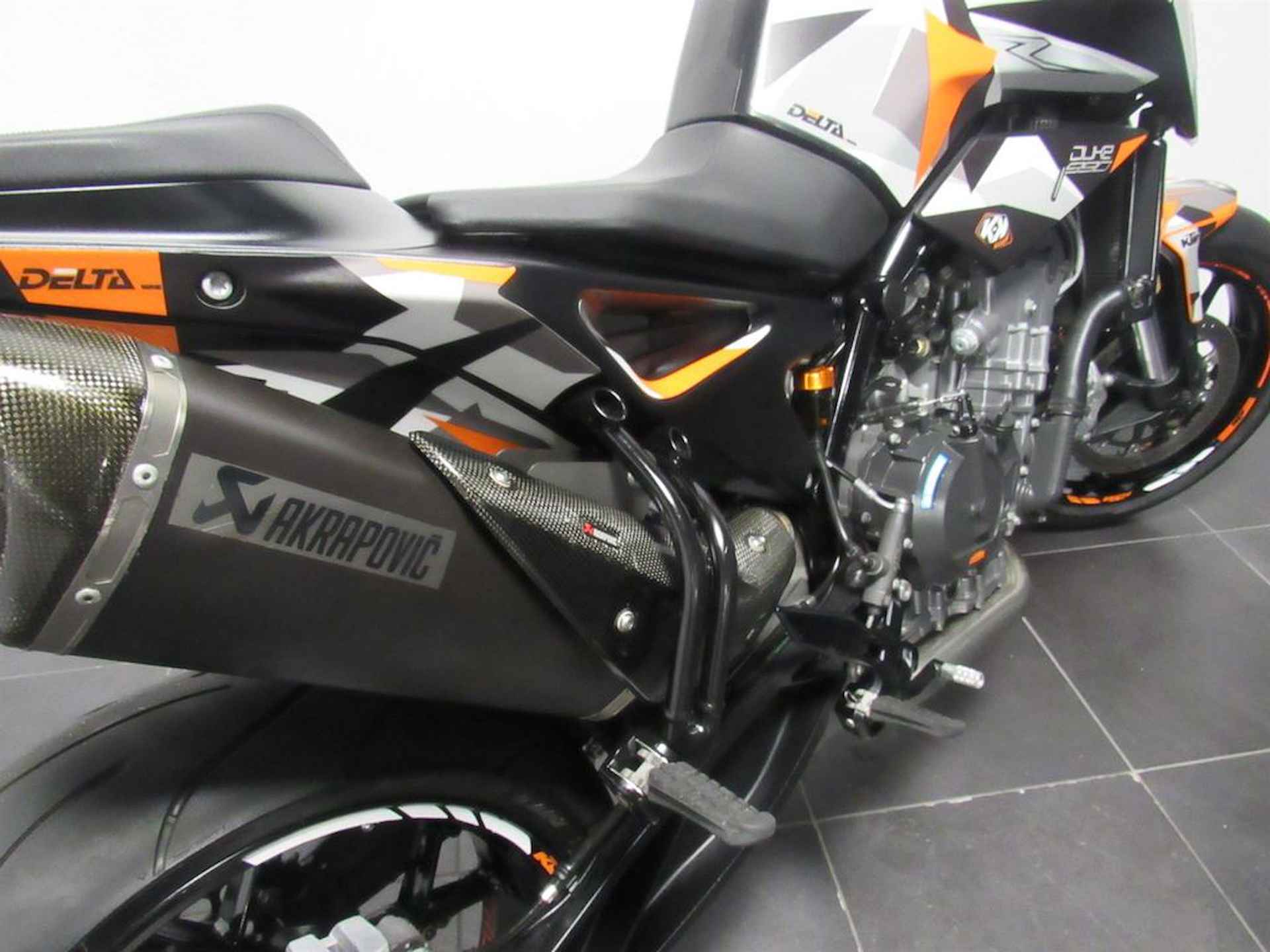 KTM 890 DUKE L - 8/16