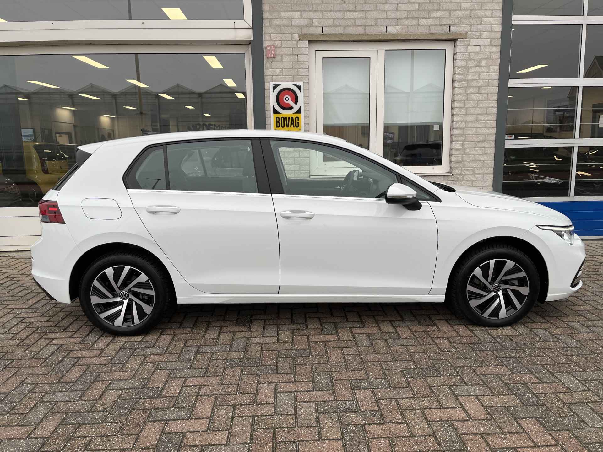 Volkswagen Golf 1.4 eHybrid Style / AUTOMAAT/ PARK. SENSOREN/ ERGO ACTIVE/ MEMORY SEATS/ DODE HOEK/ MATRIX/ STOEL-STUUR VERWARM./ ADAPT. CRUISE/ APP-CONNECT/ NAVI/ CLIMA/ DAB/ 16" LMV - 35/39