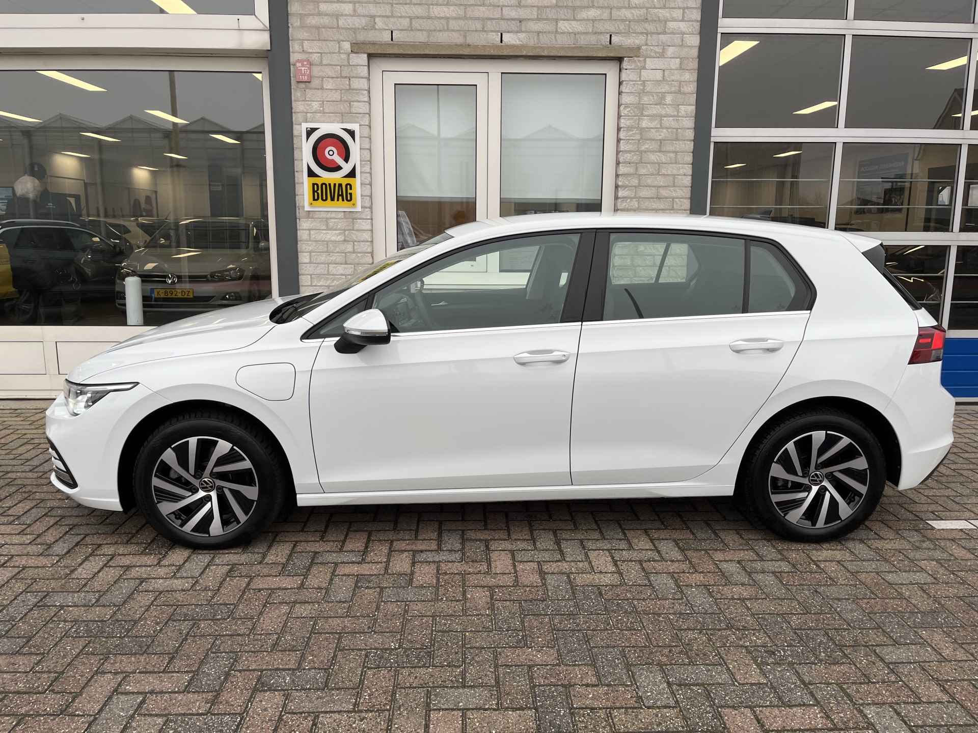 Volkswagen Golf 1.4 eHybrid Style / AUTOMAAT/ PARK. SENSOREN/ ERGO ACTIVE/ MEMORY SEATS/ DODE HOEK/ MATRIX/ STOEL-STUUR VERWARM./ ADAPT. CRUISE/ APP-CONNECT/ NAVI/ CLIMA/ DAB/ 16" LMV - 3/39