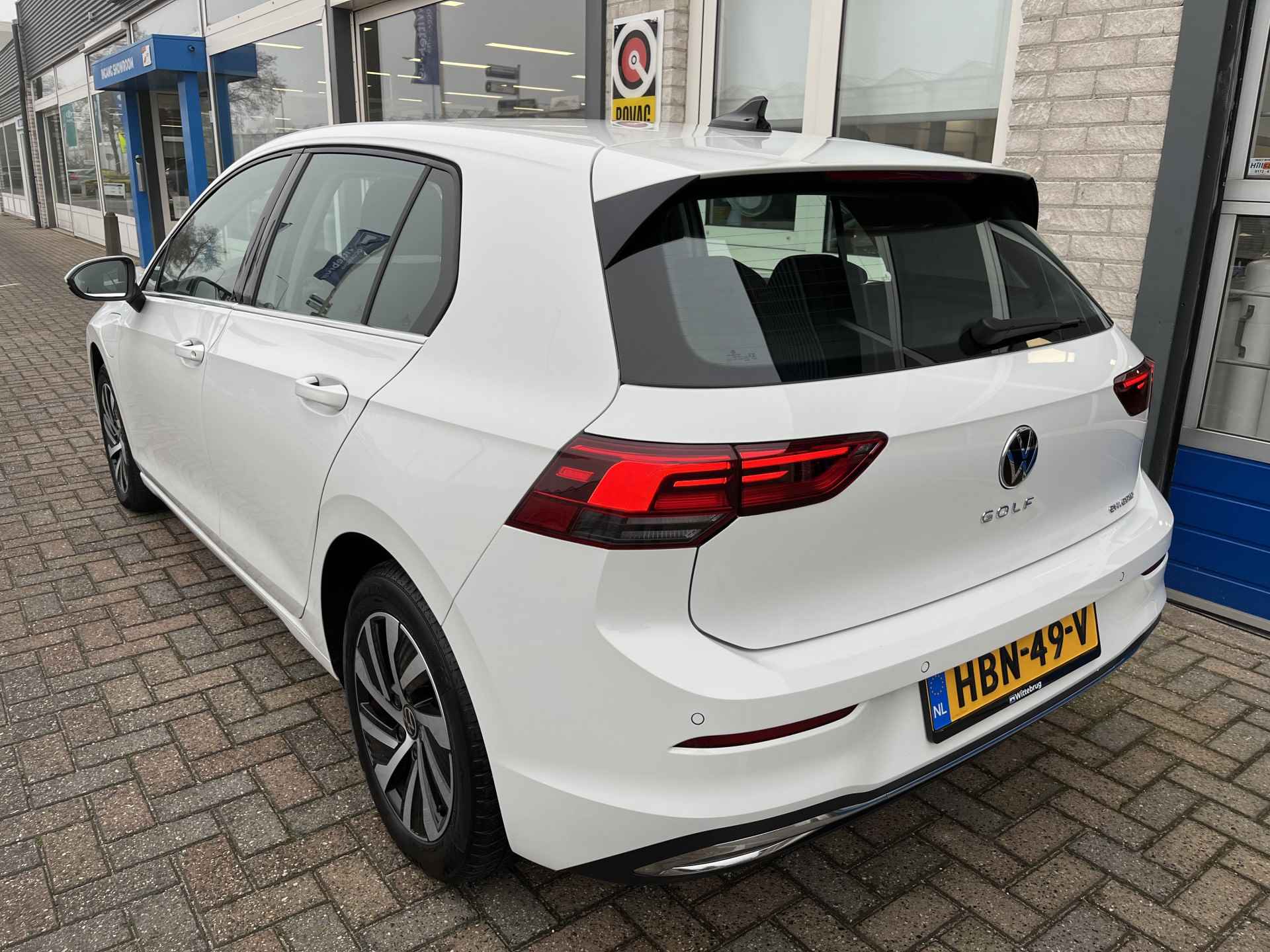 Volkswagen Golf 1.4 eHybrid Style / AUTOMAAT/ PARK. SENSOREN/ ERGO ACTIVE/ MEMORY SEATS/ DODE HOEK/ MATRIX/ STOEL-STUUR VERWARM./ ADAPT. CRUISE/ APP-CONNECT/ NAVI/ CLIMA/ DAB/ 16" LMV - 6/39