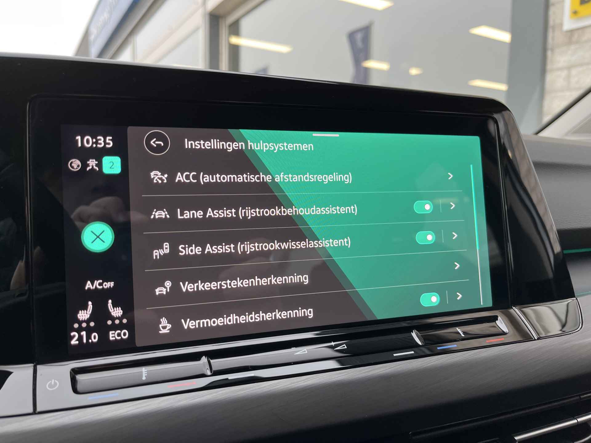 Volkswagen Golf 1.4 eHybrid Style / AUTOMAAT/ PARK. SENSOREN/ ERGO ACTIVE/ MEMORY SEATS/ DODE HOEK/ MATRIX/ STOEL-STUUR VERWARM./ ADAPT. CRUISE/ APP-CONNECT/ NAVI/ CLIMA/ DAB/ 16" LMV - 21/39