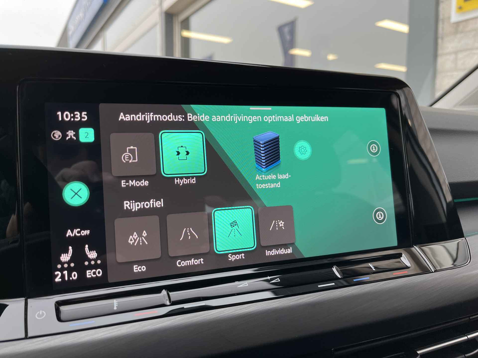 Volkswagen Golf 1.4 eHybrid Style / AUTOMAAT/ PARK. SENSOREN/ ERGO ACTIVE/ MEMORY SEATS/ DODE HOEK/ MATRIX/ STOEL-STUUR VERWARM./ ADAPT. CRUISE/ APP-CONNECT/ NAVI/ CLIMA/ DAB/ 16" LMV - 24/39