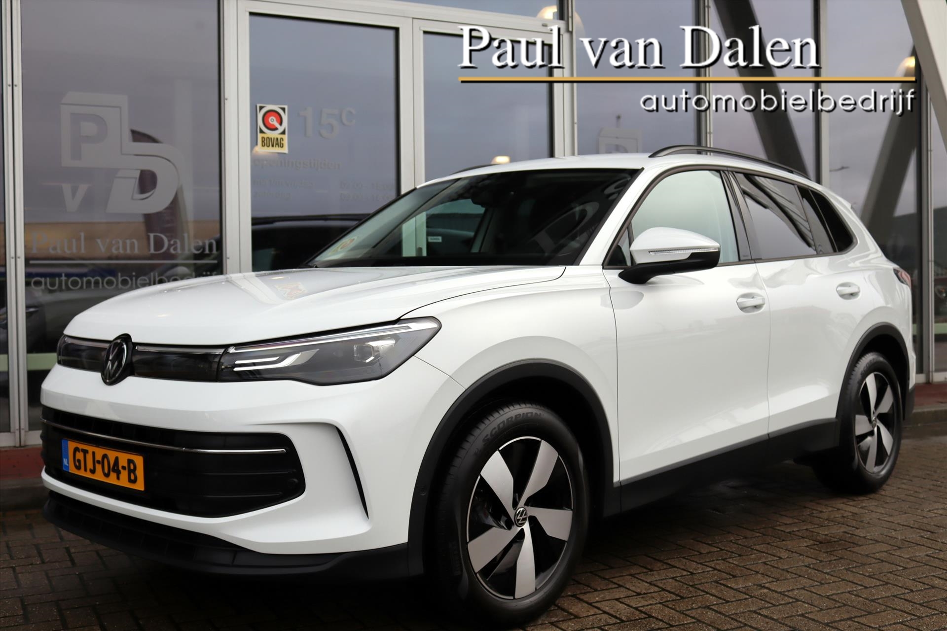 Volkswagen Tiguan New 1.5eTSI 150PK AUTOMAAT LIFE E.D Trekhaak | Navi | Adapt.Cruise | Led | Camera | Sfeerverlichting | Stoel/stuurverw. | 18 Inch Lm |