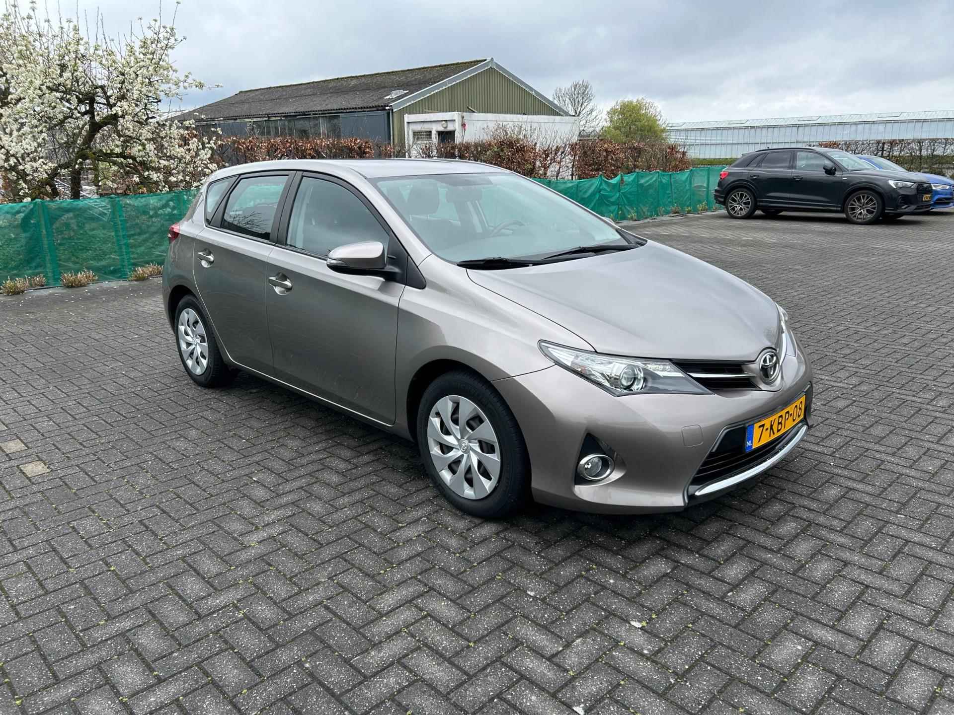 Toyota Auris 1.3 Aspiration | Climate control | Cruise control | Camera | - 21/25