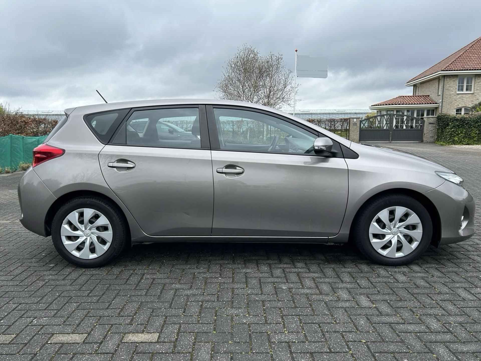 Toyota Auris 1.3 Aspiration | Climate control | Cruise control | Camera | - 22/25