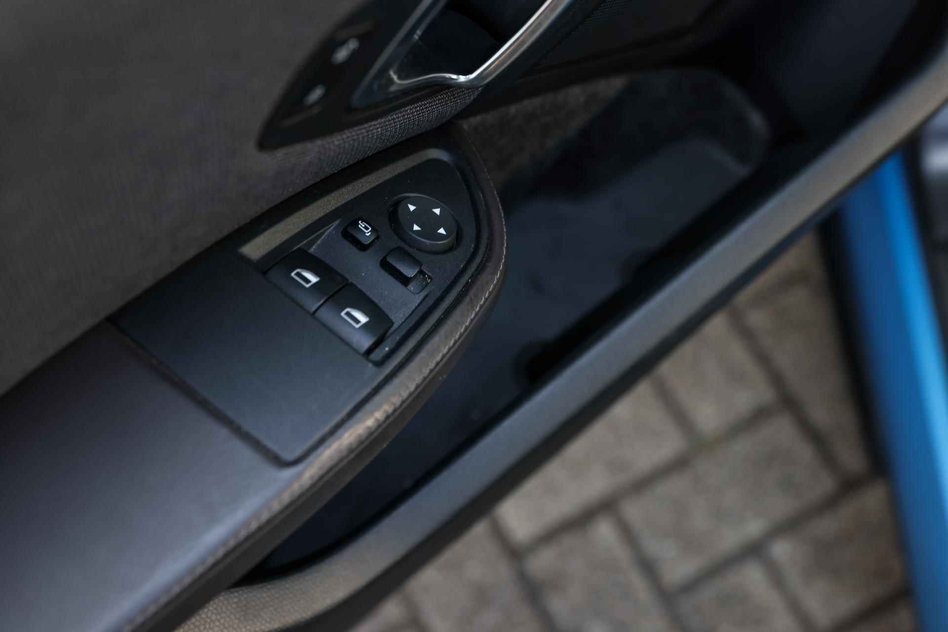 BMW i3 S 94Ah 33 kWh / Navigatie Professional / Stoelverwarming / Cruise Control / PDC voor + achter - 17/28