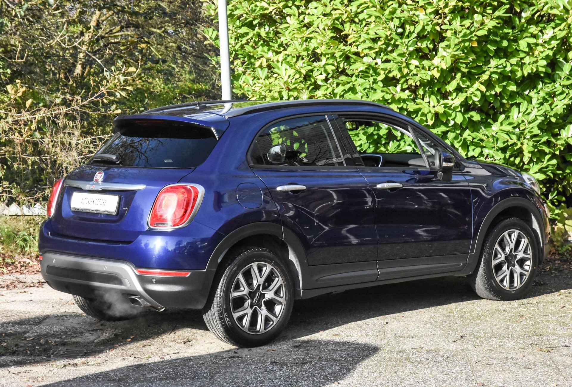 Fiat 500 X 1.4 Turbo MultiAir Lounge automaat / zwart leer/stof / stuurverwarming / stoelverwarming / airco / cruise control / navi / USB / privacy glass achter - 30/39