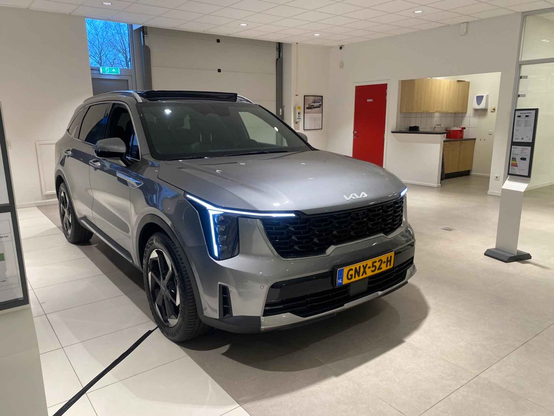 Kia Sorento 1.6 T-GDi Plug-in Hybrid 4WD ExecutiveLine 7p. Nieuw Model // 400 km // Info Roel 0492-588951 info Roel 0492-588951 - 3/9